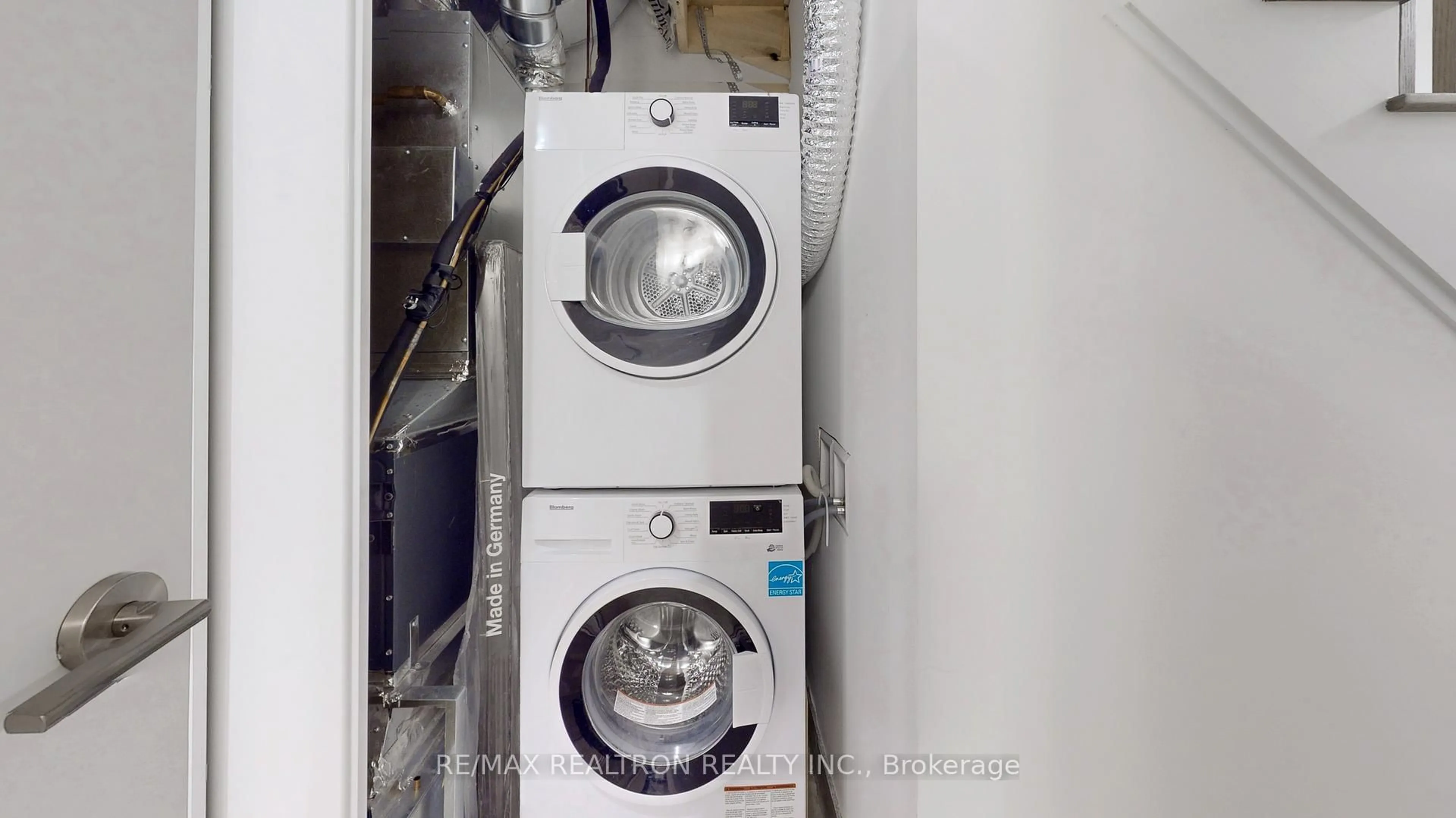 Laundry room for 260 Finch Ave #TH 1, Toronto Ontario M2N 0L3