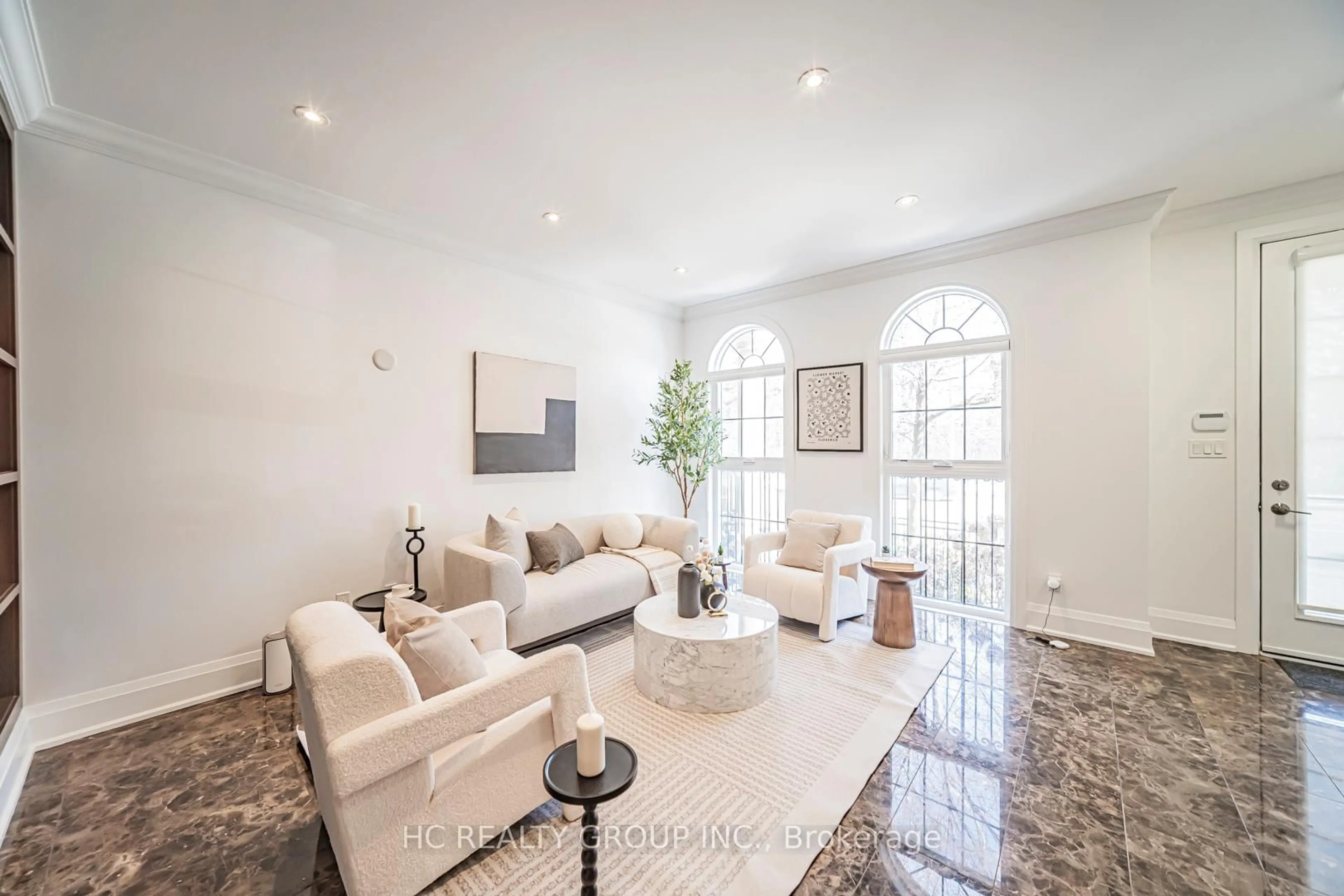Living room with furniture, ceramic/tile floor for 2462 Bayview Ave, Toronto Ontario M2L 0A4