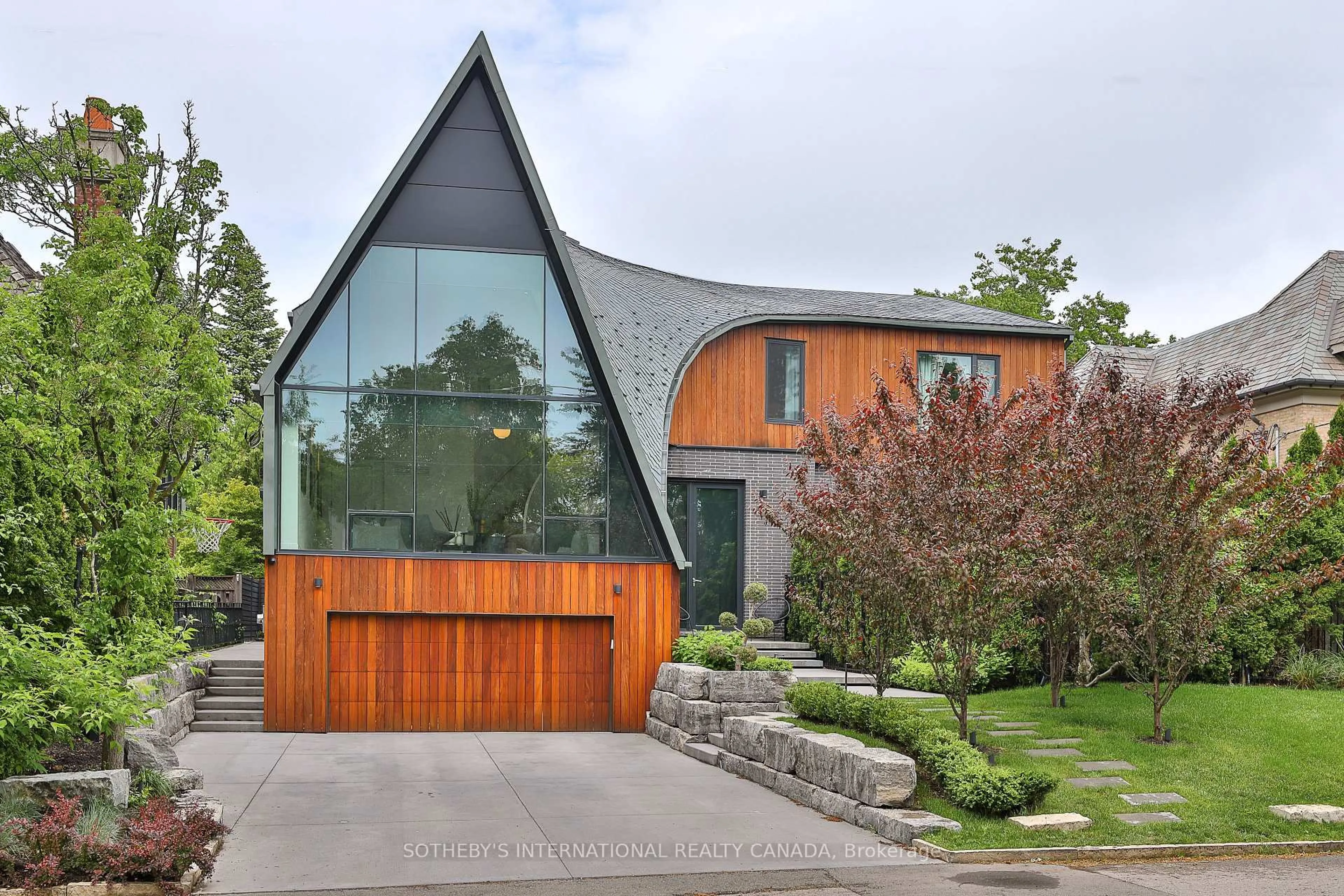 Home with brick exterior material, street for 108 Stratford Cres, Toronto Ontario M4N 1C6