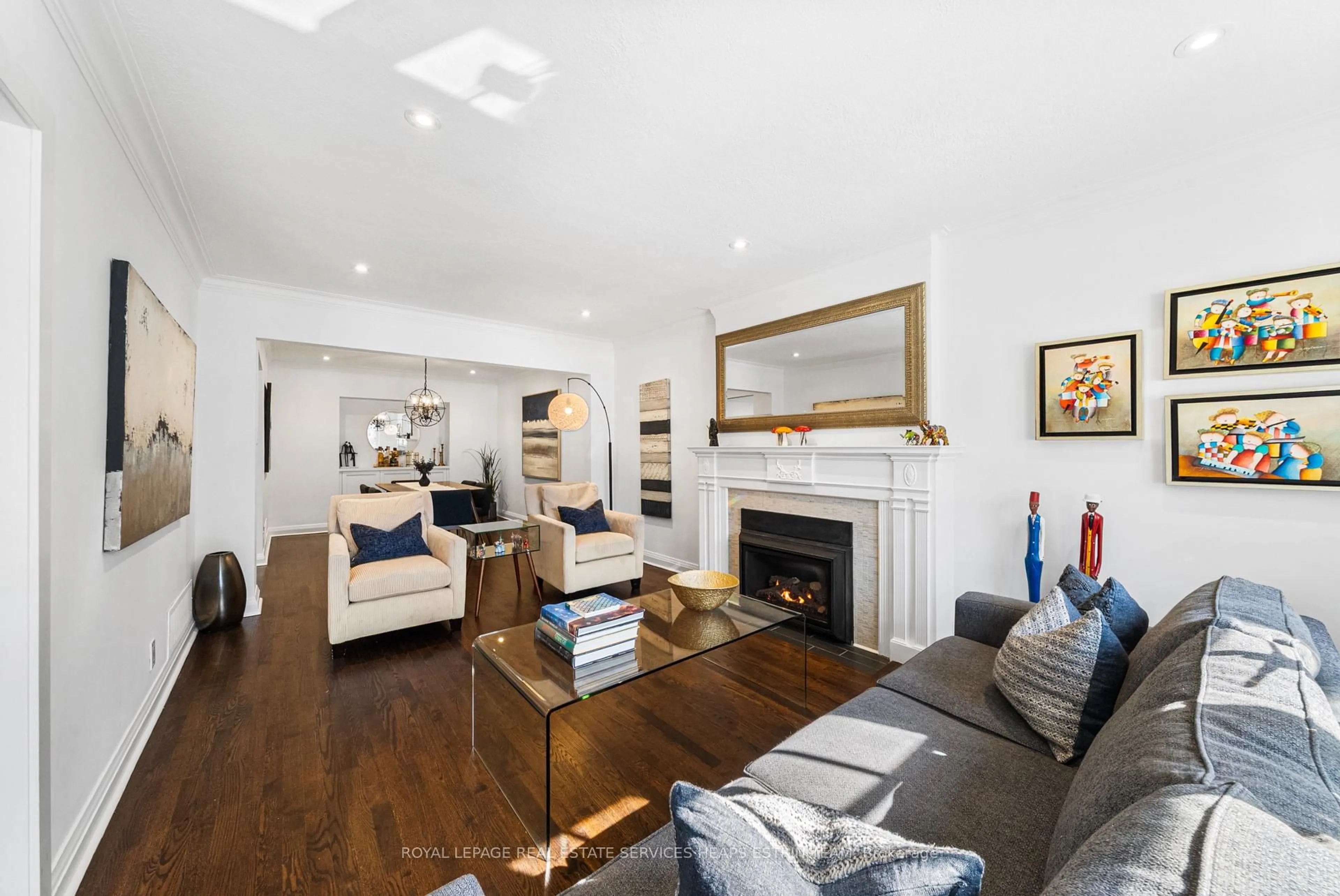 Living room with furniture, wood/laminate floor for 46 Donlea Dr, Toronto Ontario M4G 2M4