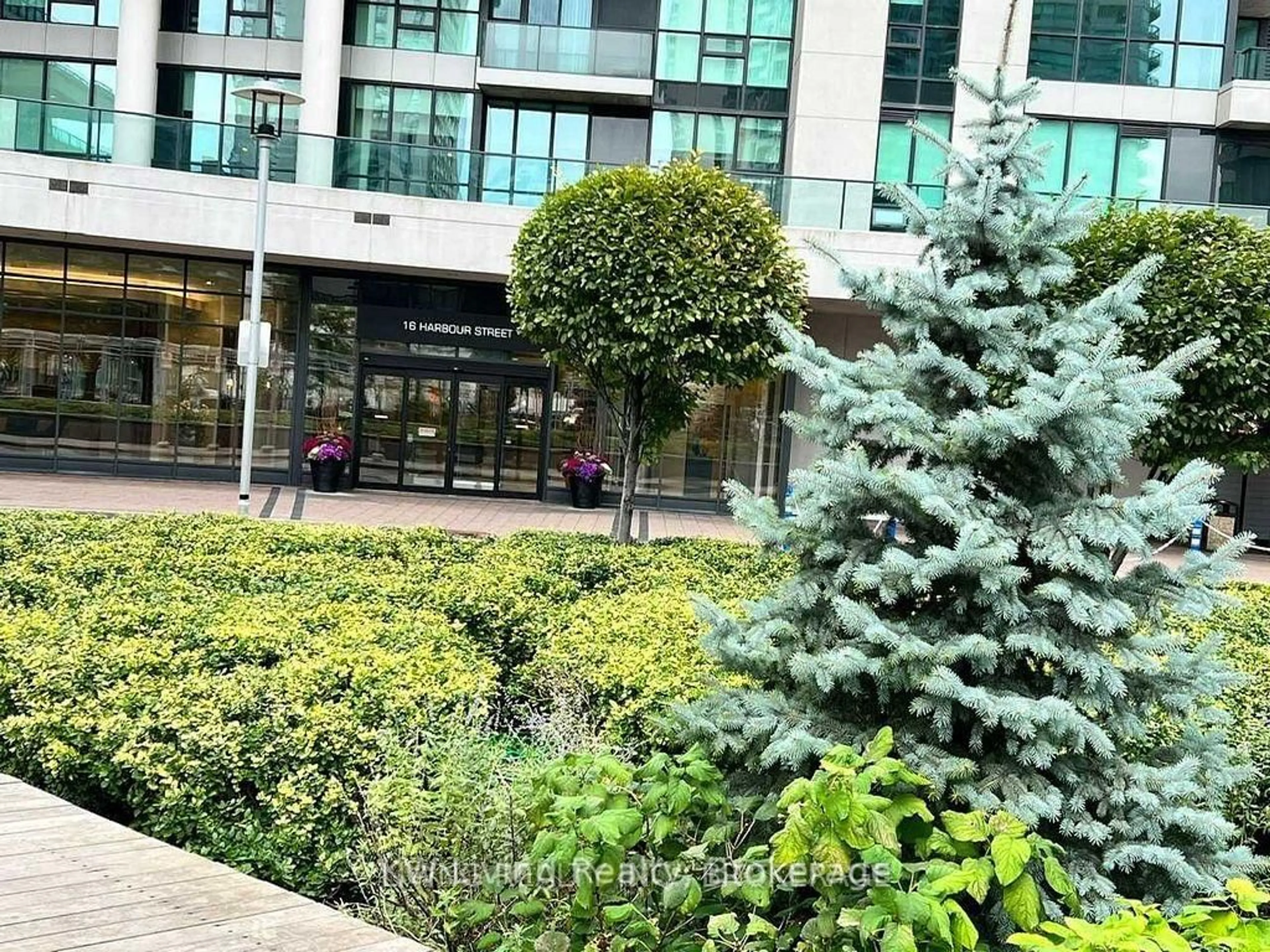 A pic from outside/outdoor area/front of a property/back of a property/a pic from drone, unknown for 16 Harbour St #4405, Toronto Ontario M5J 2Z7