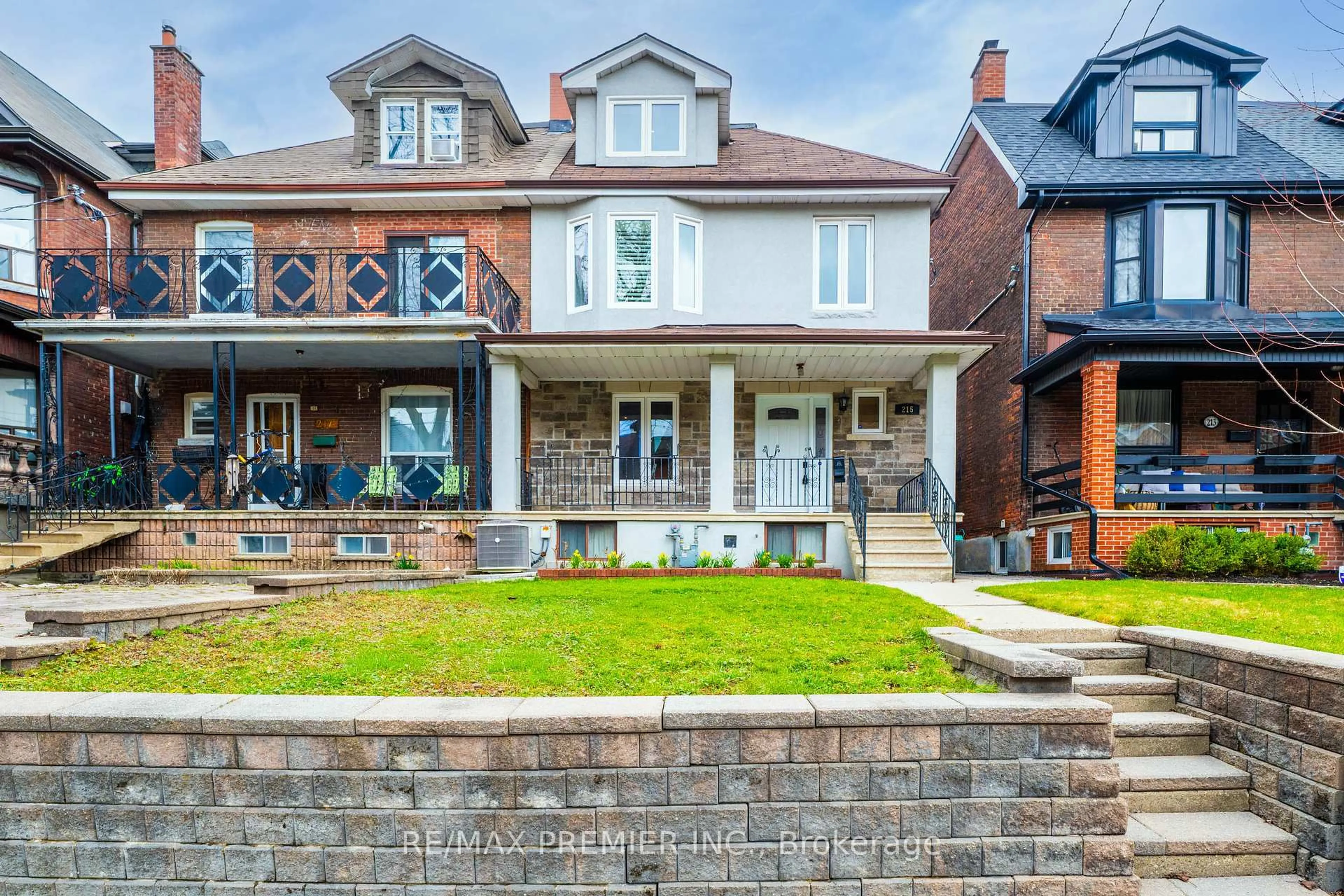 Home with brick exterior material, street for 215 Grace St, Toronto Ontario M6G 3A7