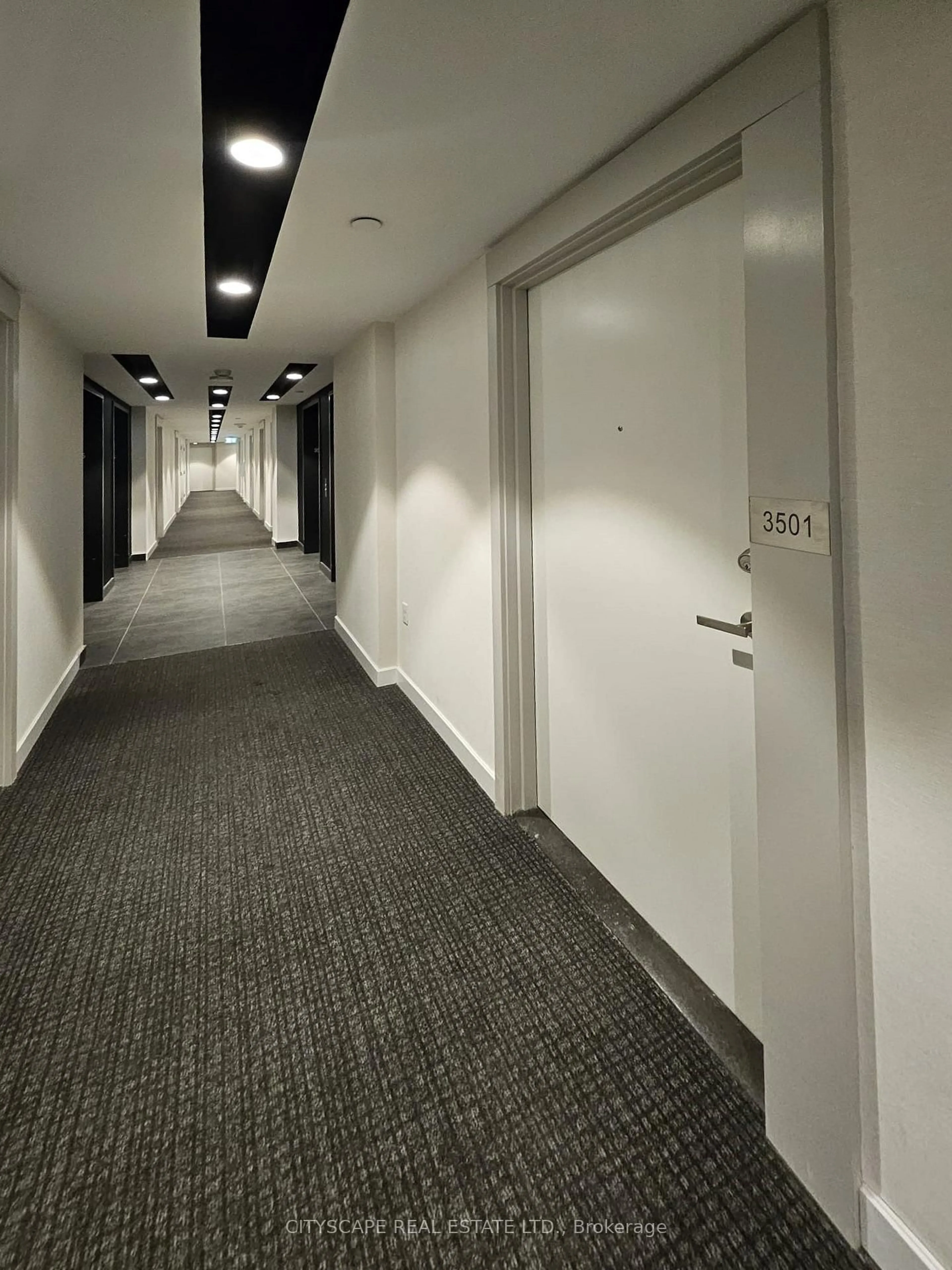 Indoor foyer for 195 Redpath Ave #3501, Toronto Ontario M4P 0E4