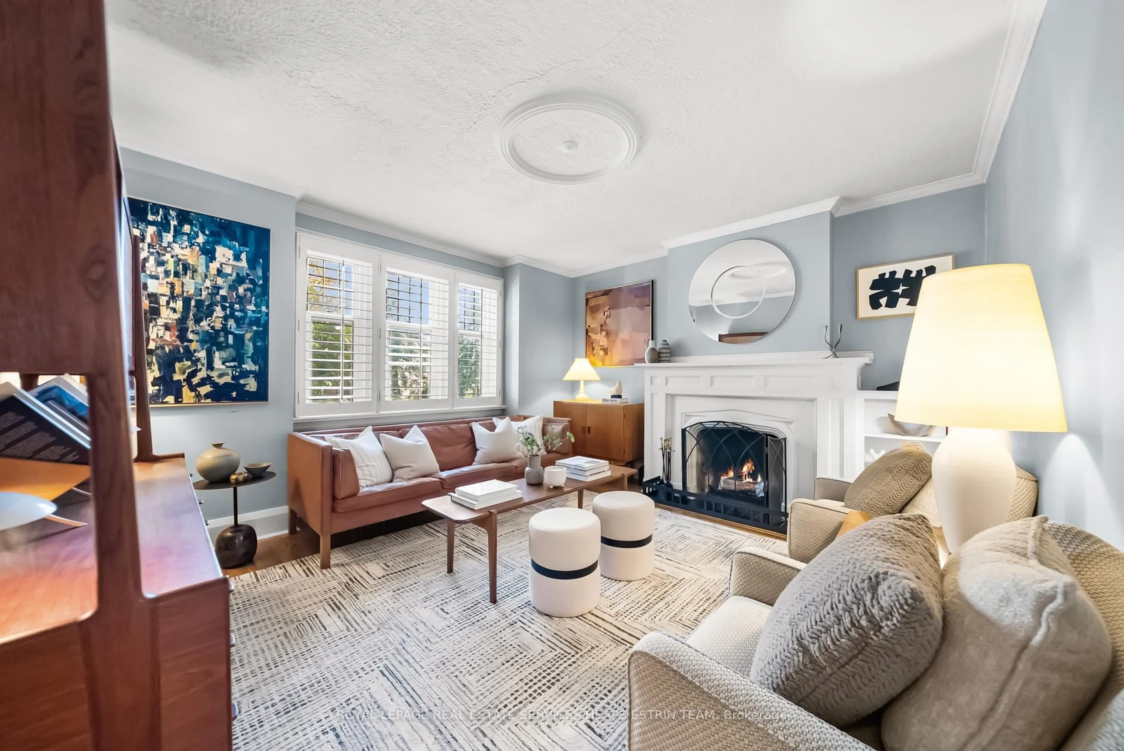 Living room with furniture, unknown for 26 MacNaughton Rd, Toronto Ontario M4G 3H4