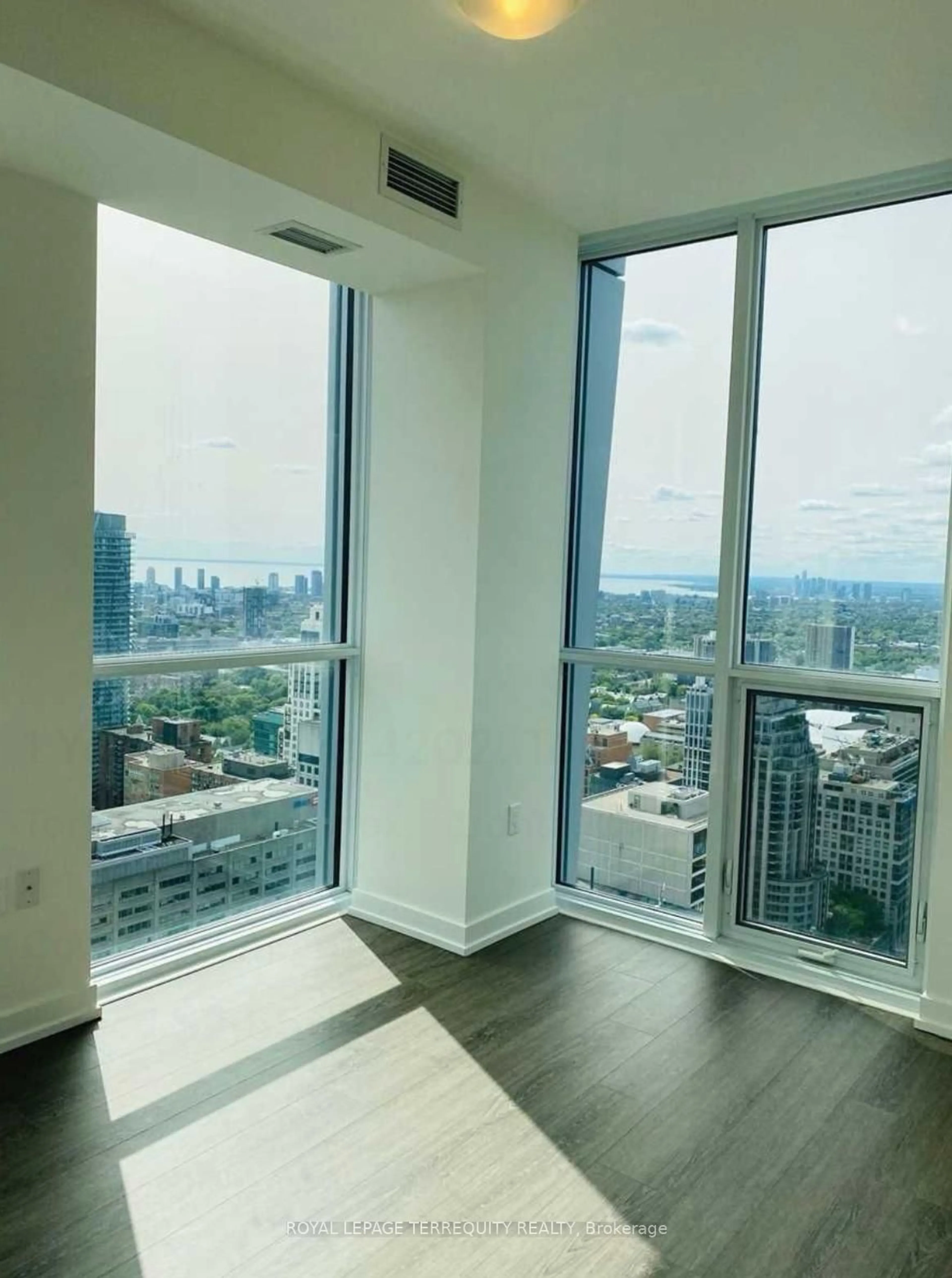 A pic of a room for 1 Yorkville Ave #4202, Toronto Ontario M4W 0B1