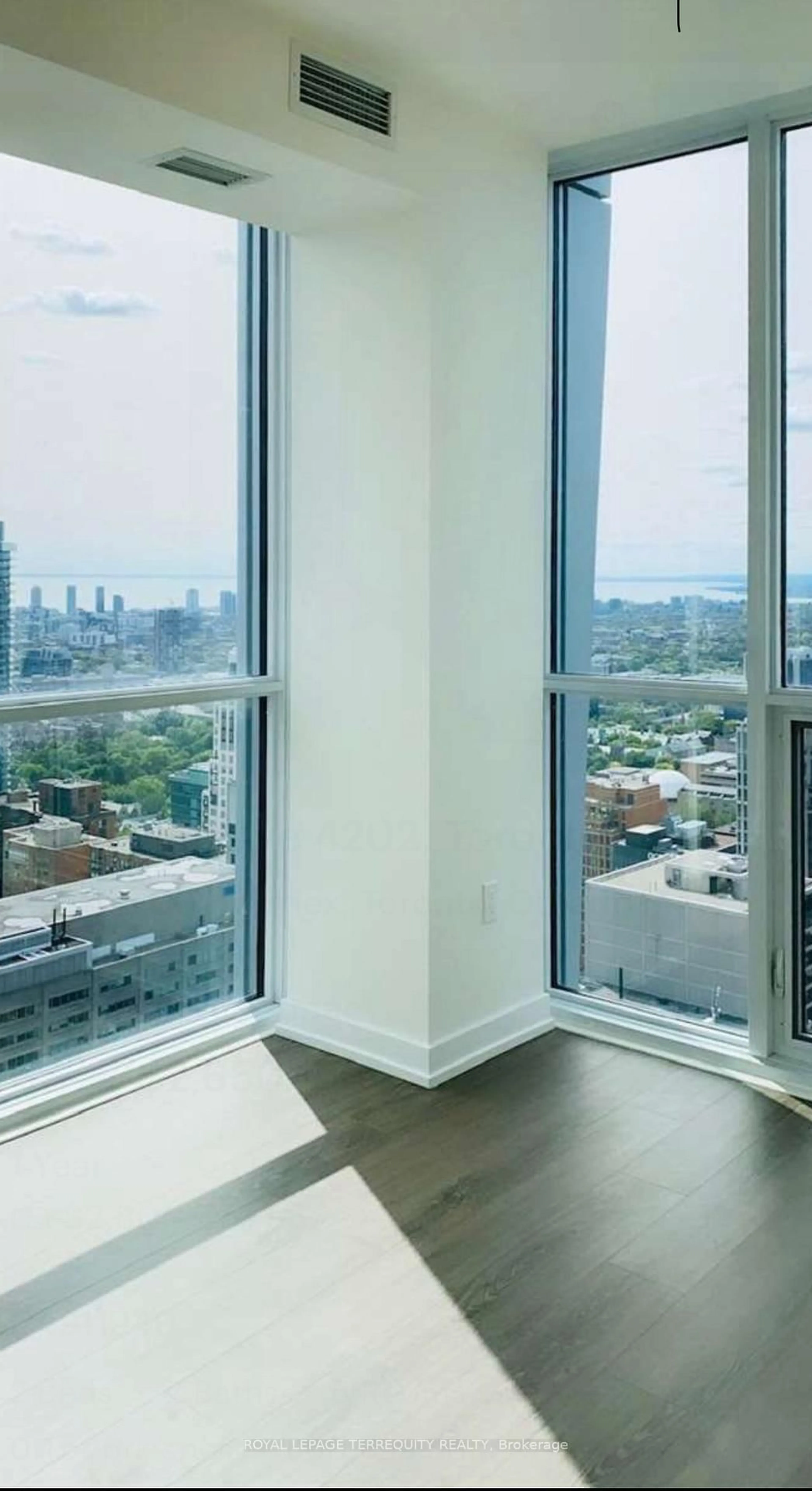 A pic of a room for 1 Yorkville Ave #4202, Toronto Ontario M4W 0B1