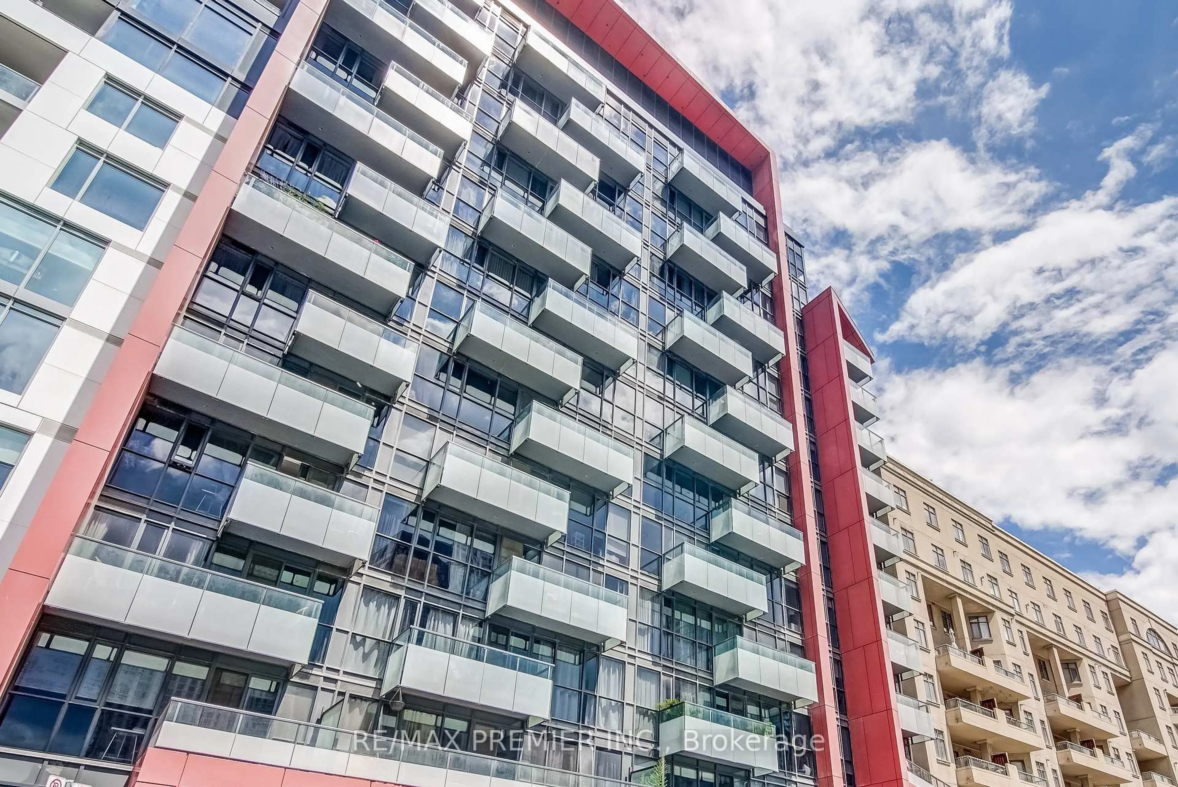 Balcony in the apartment, building for 560 Front St #414, Toronto Ontario M5V 1C1