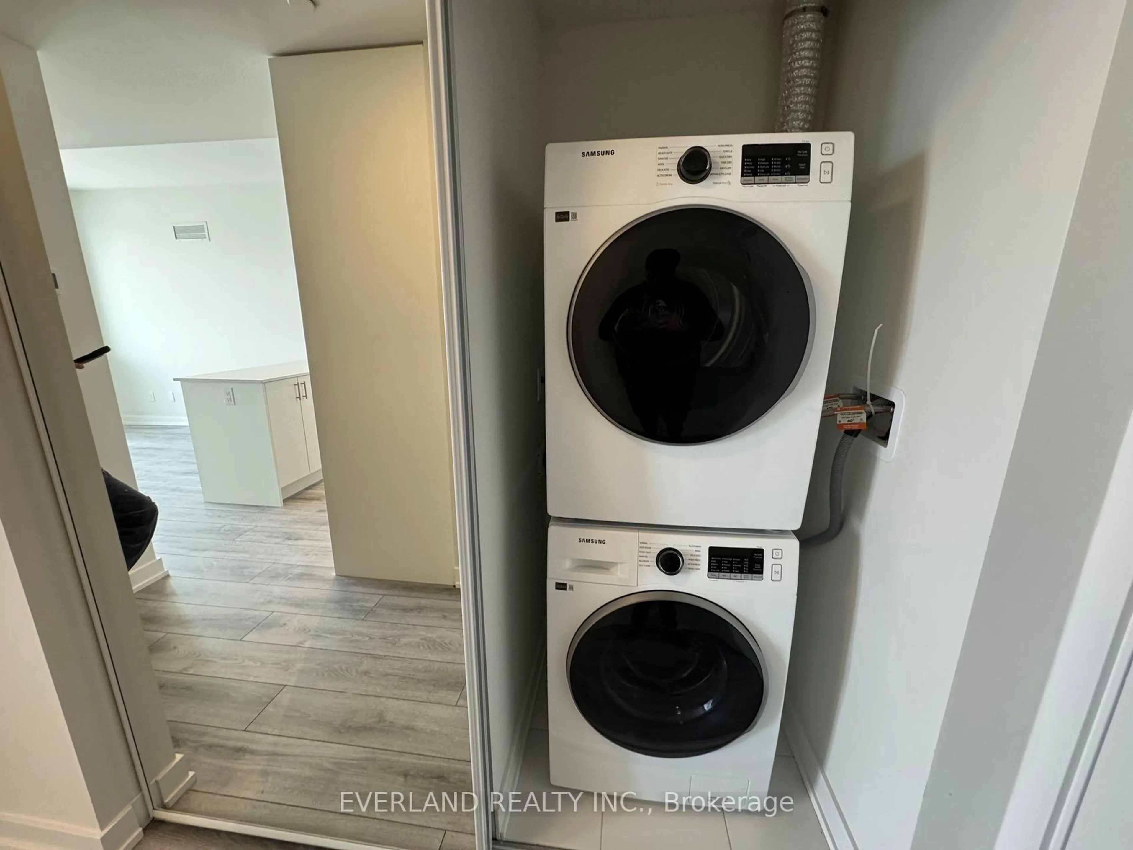 Laundry room for 15 Ellerslie Ave #905, Toronto Ontario M2N 0L7