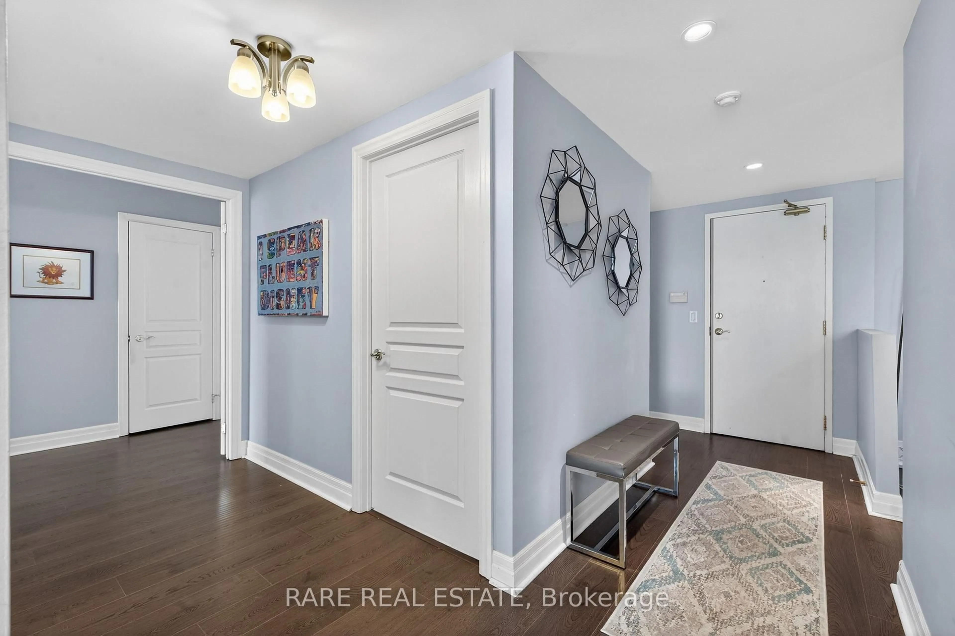 Indoor entryway for 1801 Bayview Ave #702, Toronto Ontario M4G 4K2