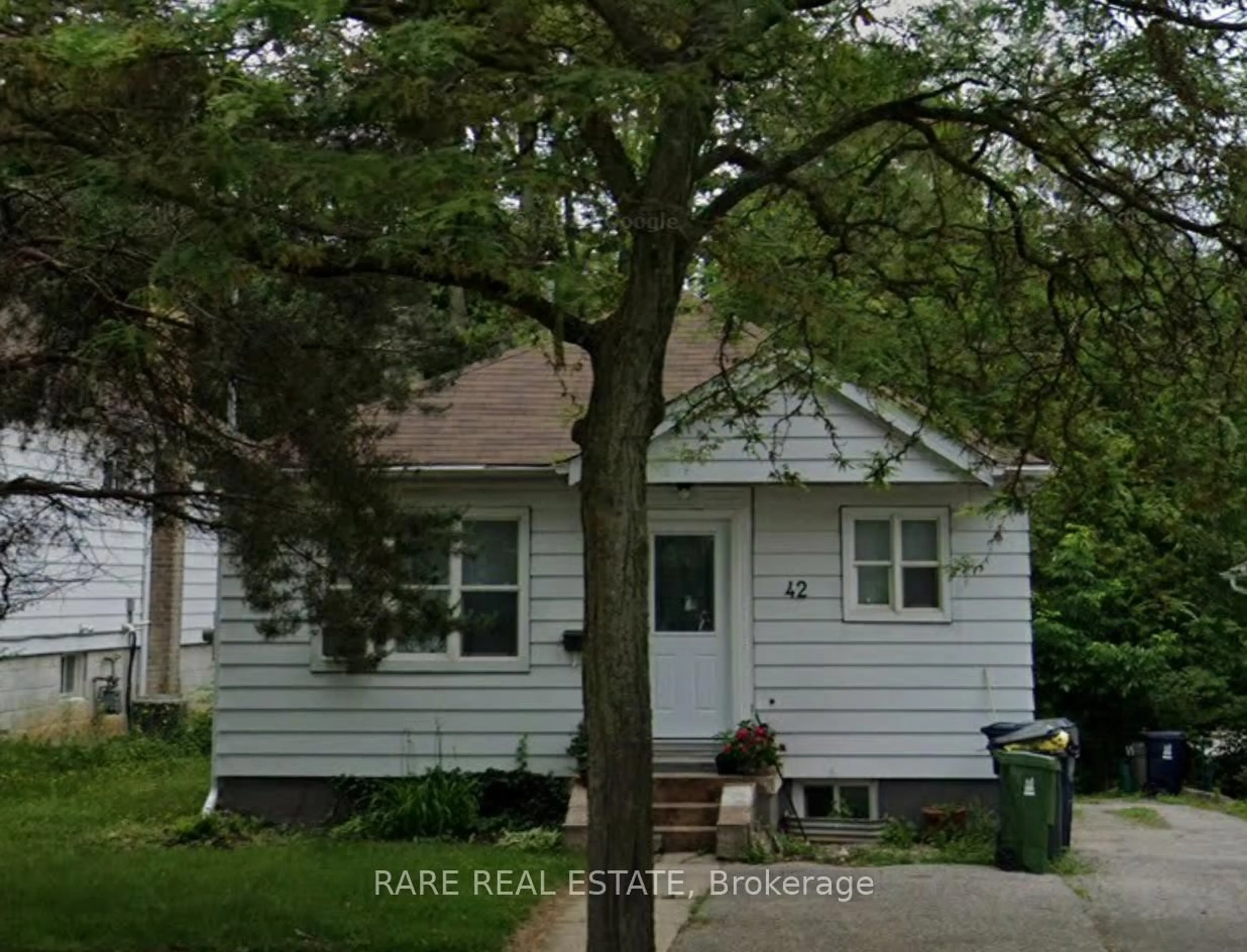 Home with vinyl exterior material, street for 42 Senlac Rd, Toronto Ontario M2N 2K7