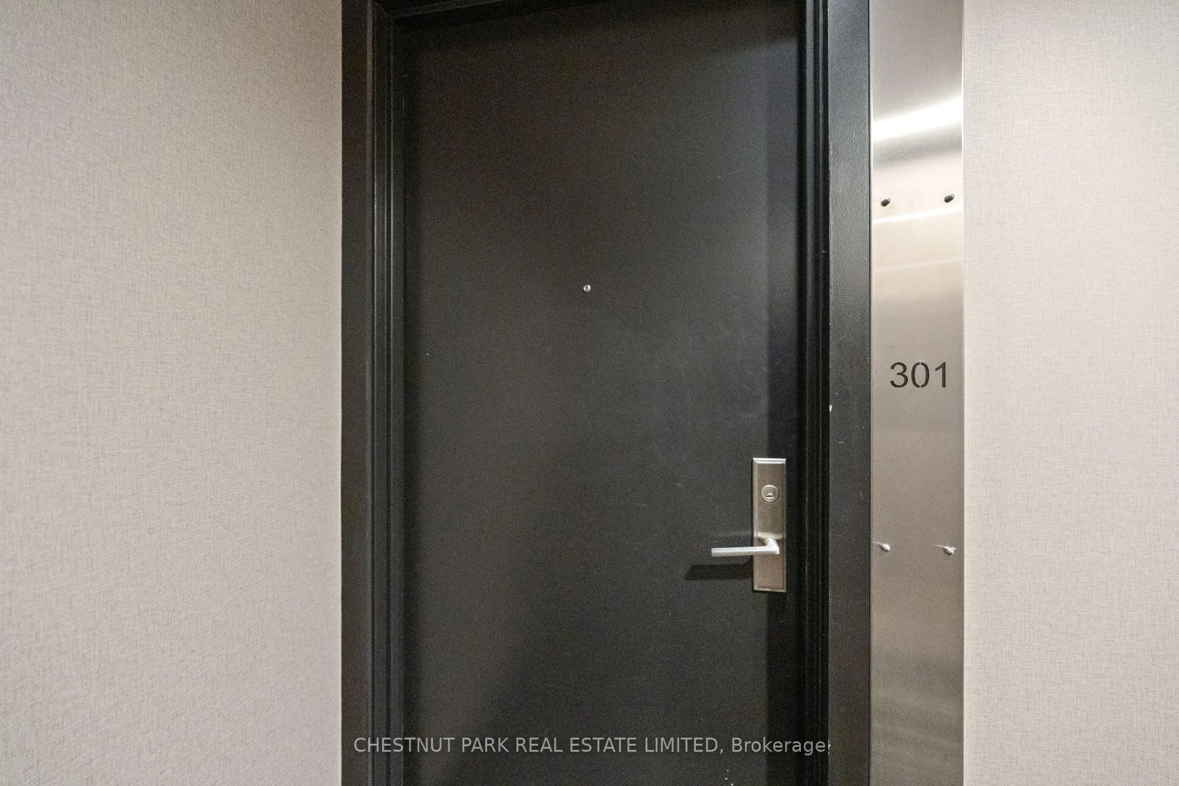 Indoor foyer for 39 Sherbourne St #301, Toronto Ontario M5A 0L8