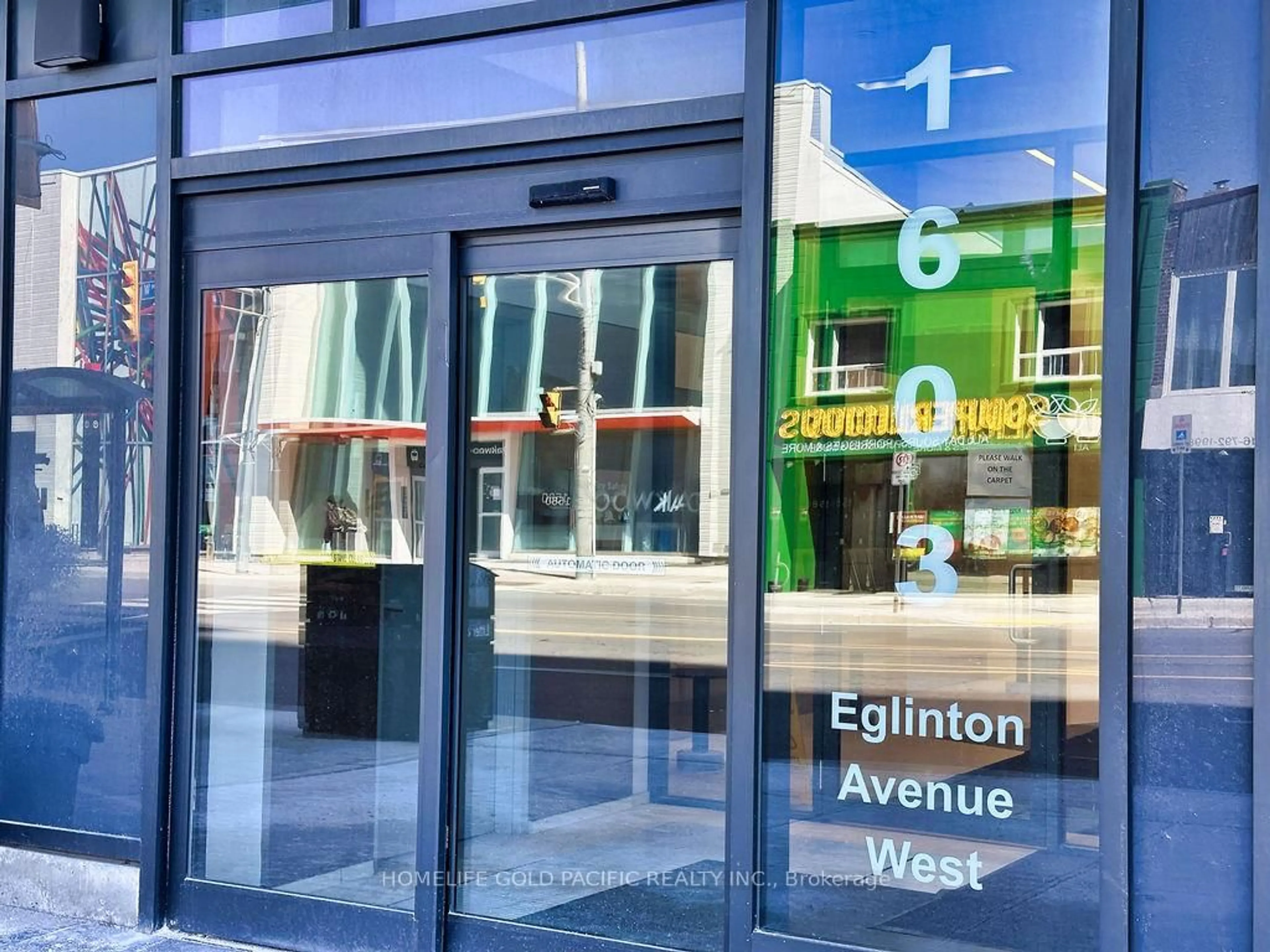 Indoor entryway for 1603 Eglinton Ave #517, Toronto Ontario M6E 0A1