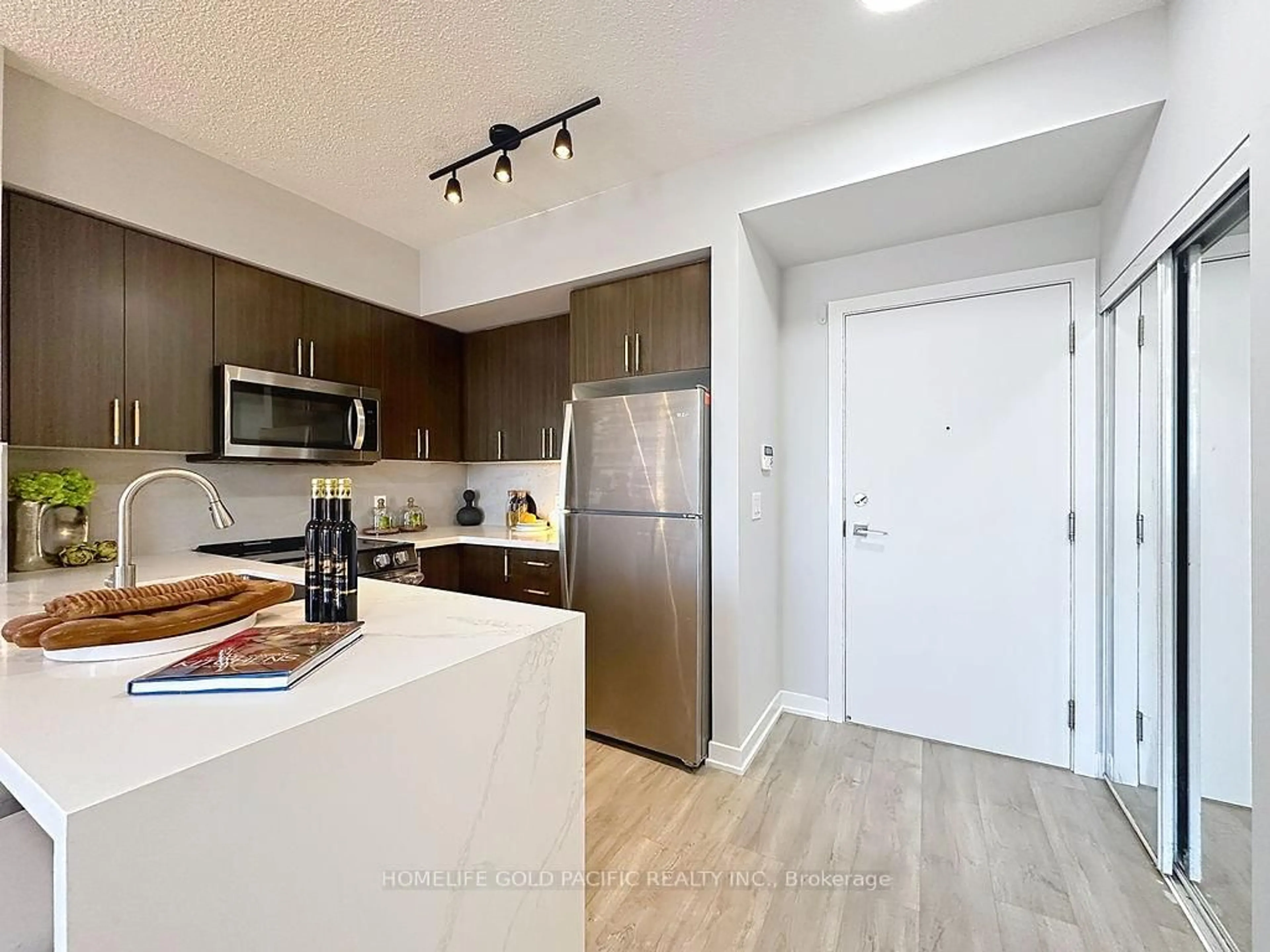 Standard kitchen, unknown for 1603 Eglinton Ave #517, Toronto Ontario M6E 0A1