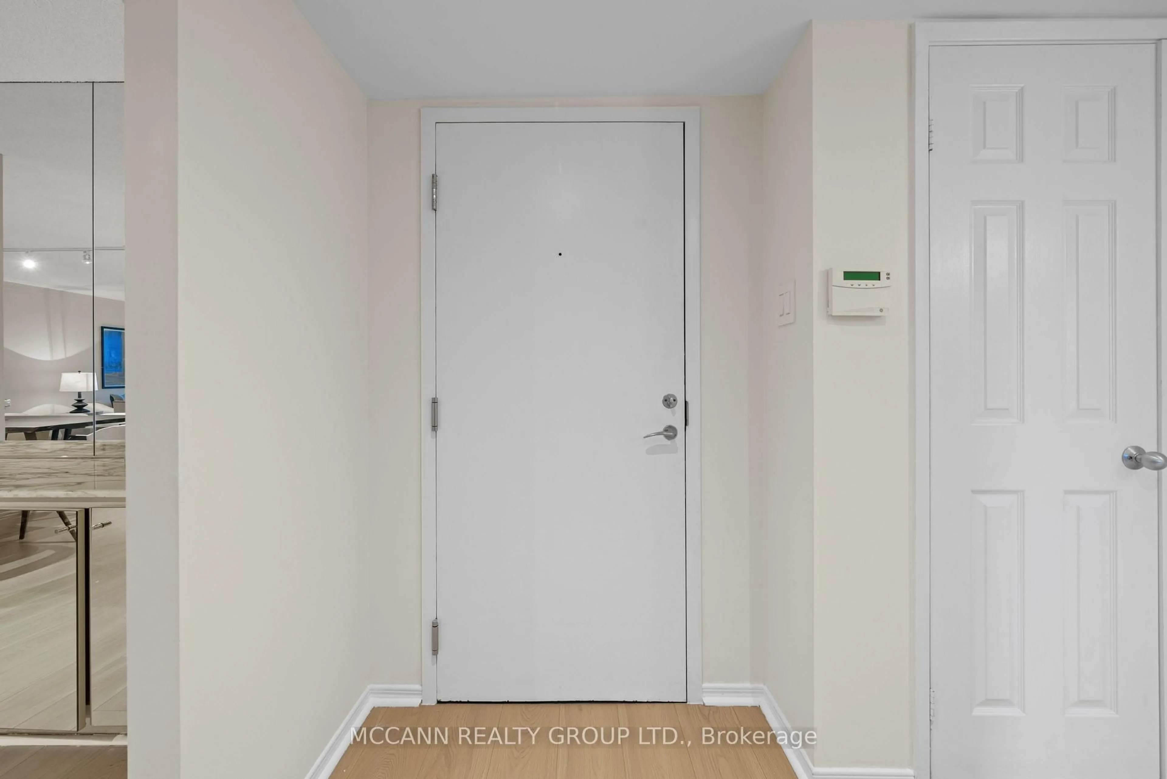 Indoor entryway for 360 Bloor St #301, Toronto Ontario M4W 3M3