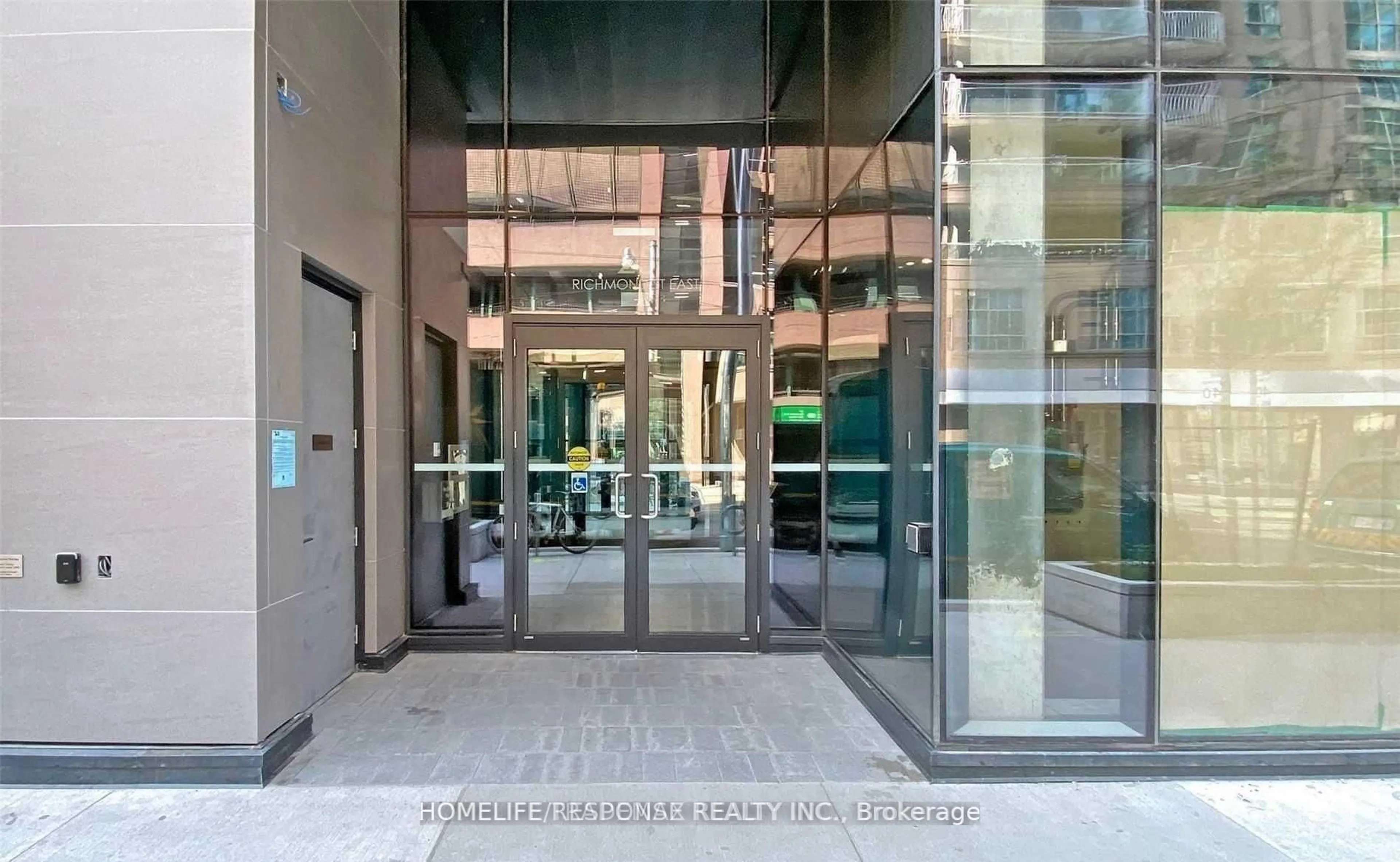Indoor foyer for 25 Richmond St #2706, Toronto Ontario M5C 0A6