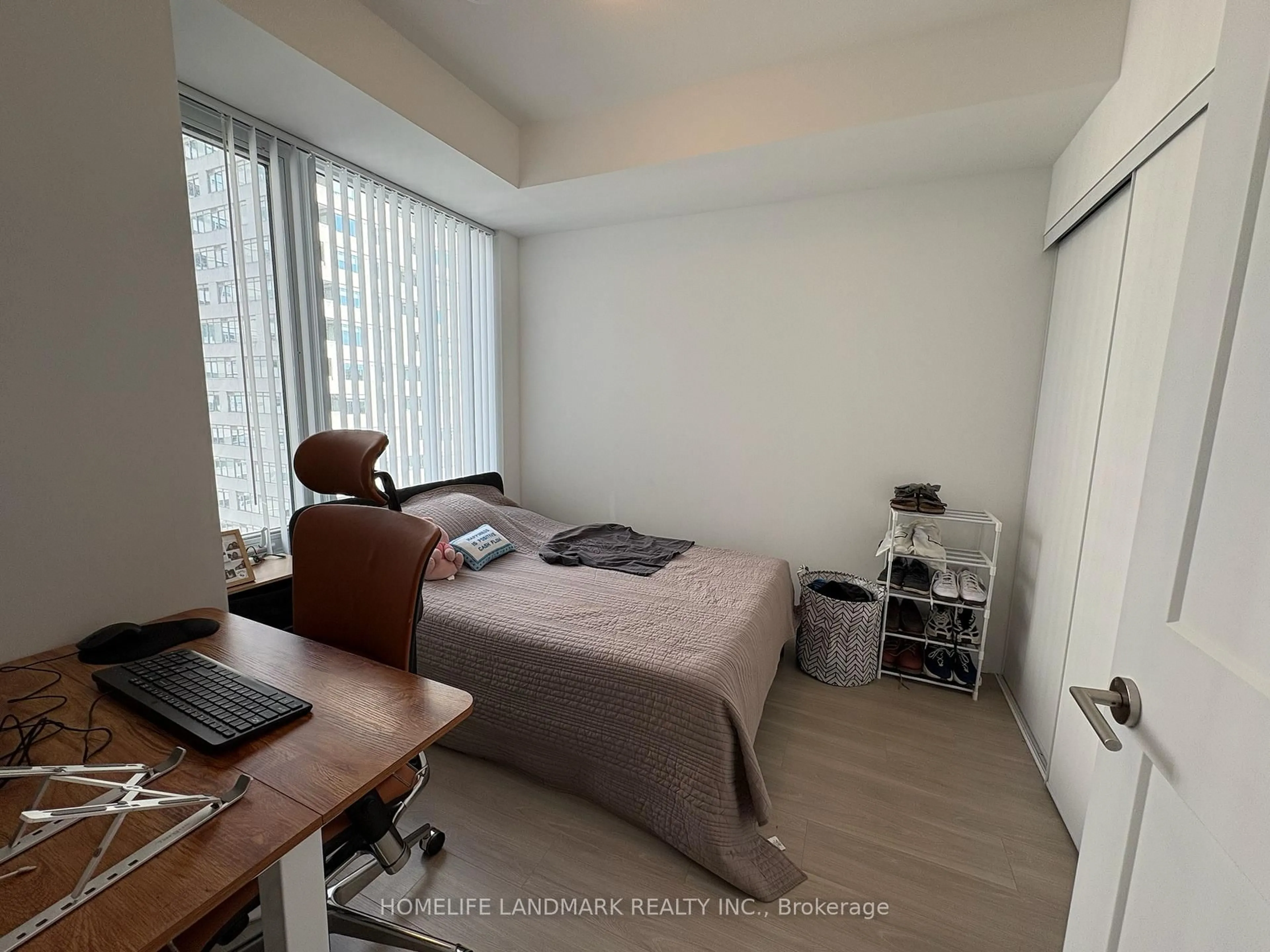 A pic of a room for 50 Dunfield Ave #1111, Toronto Ontario M4S 0E4