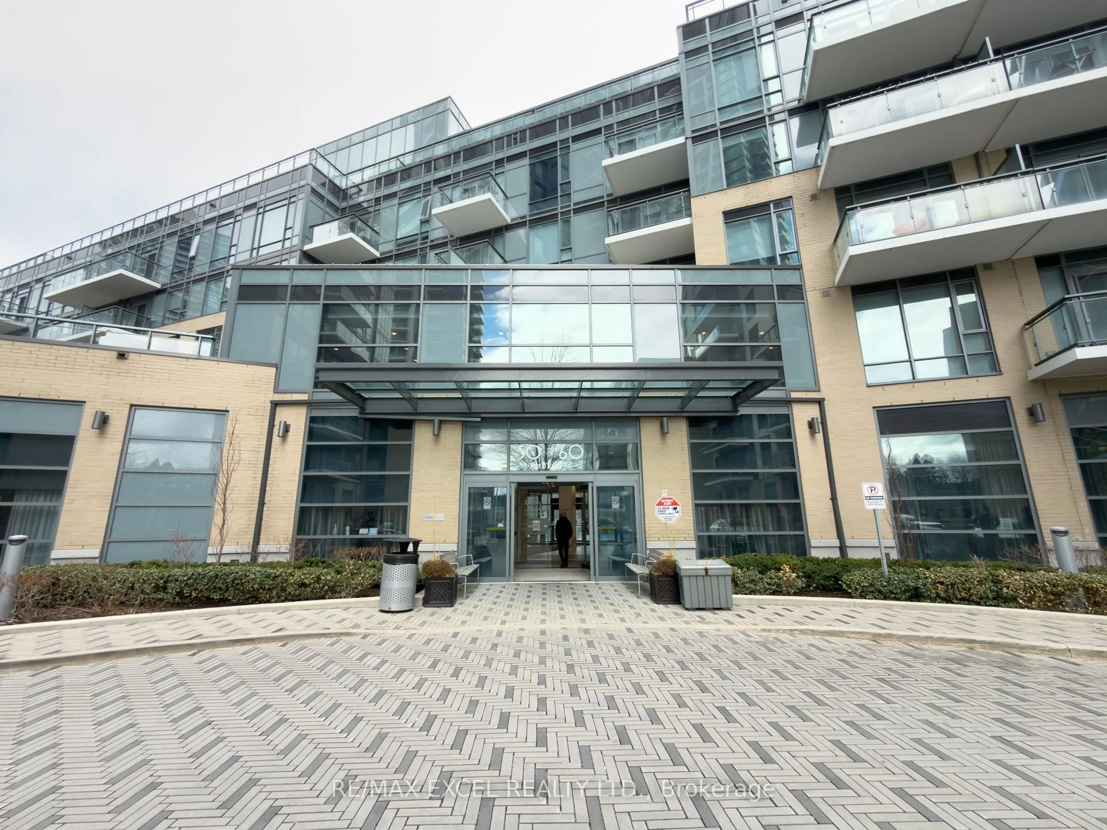 Indoor foyer for 60 Ann O'Reilly Rd #760, Toronto Ontario M2J 0C8