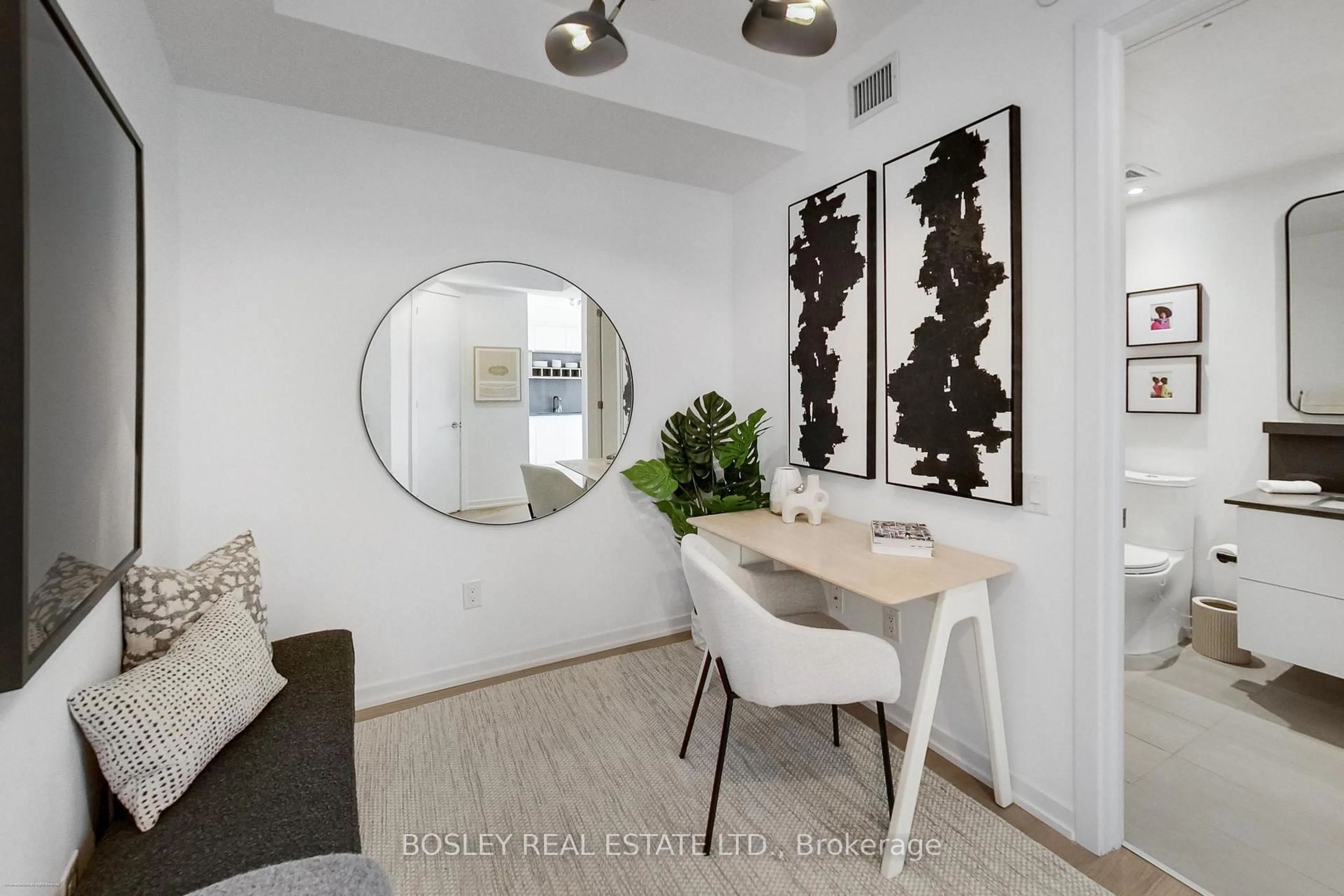 Indoor entryway for 138 St Helen's Ave #Ph9, Toronto Ontario M6H 4A1