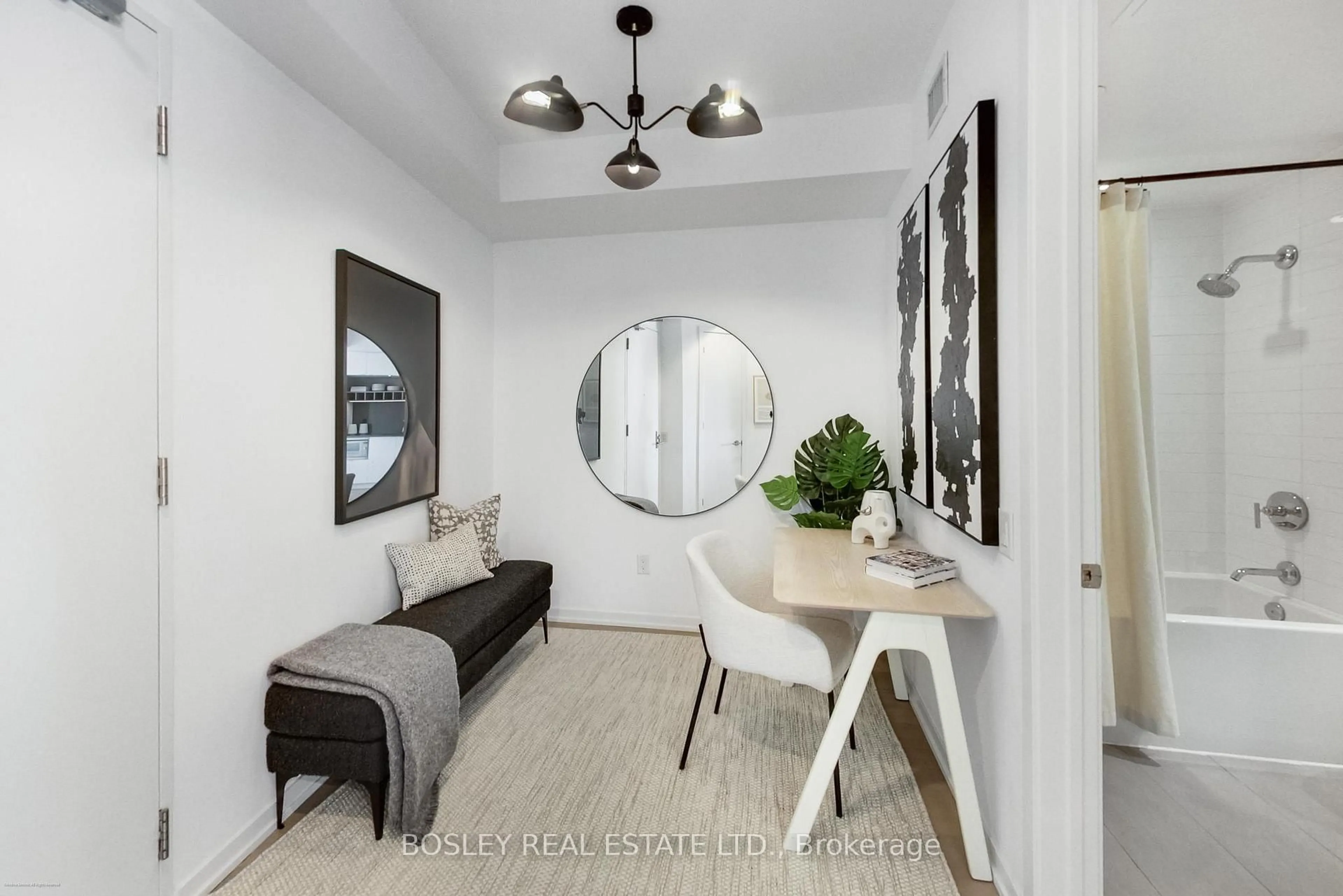 Indoor entryway for 138 St Helen's Ave #Ph9, Toronto Ontario M6H 4A1