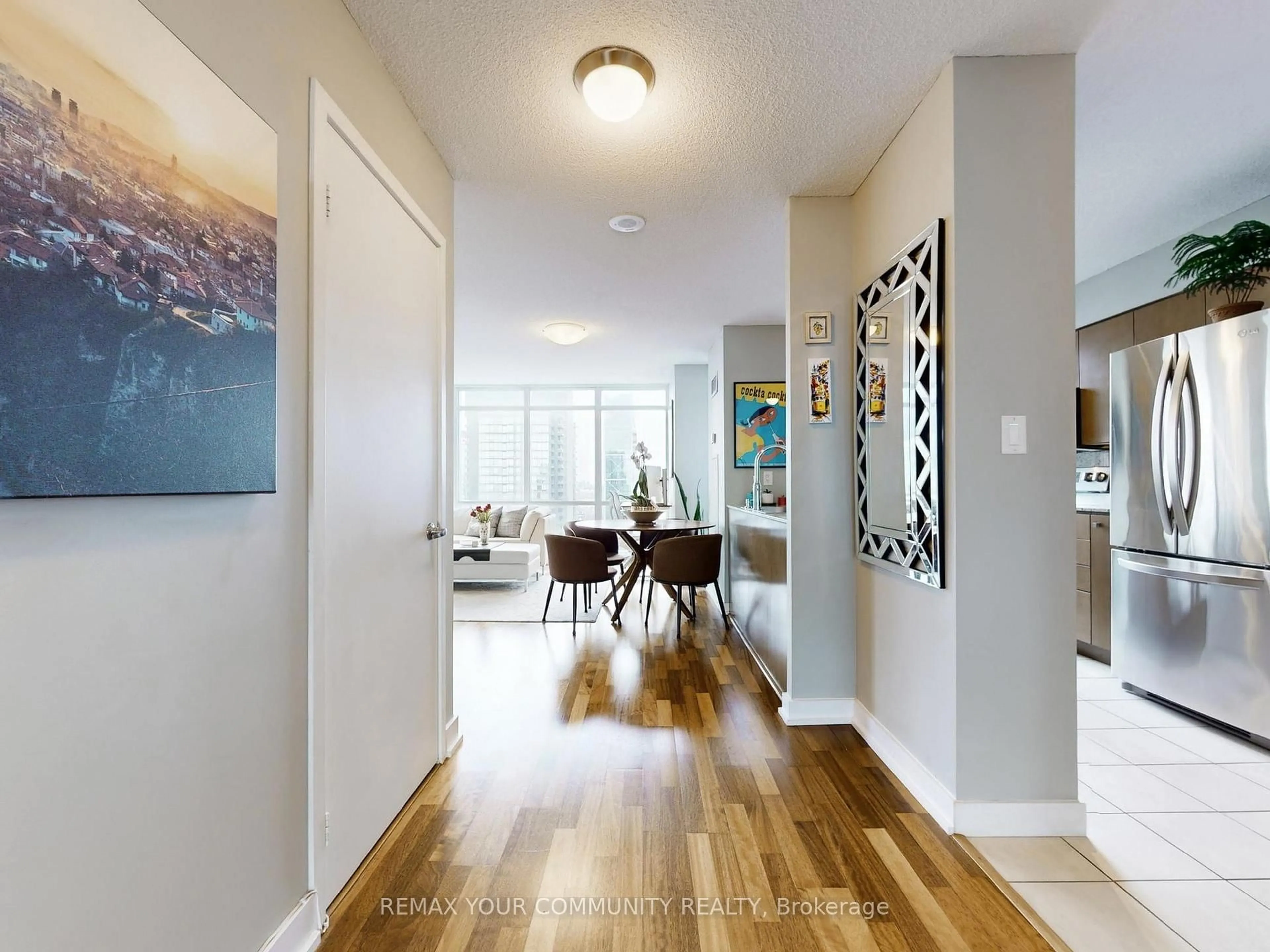 Indoor entryway for 11 Brunel Crt #4803, Toronto Ontario M5V 3Y3