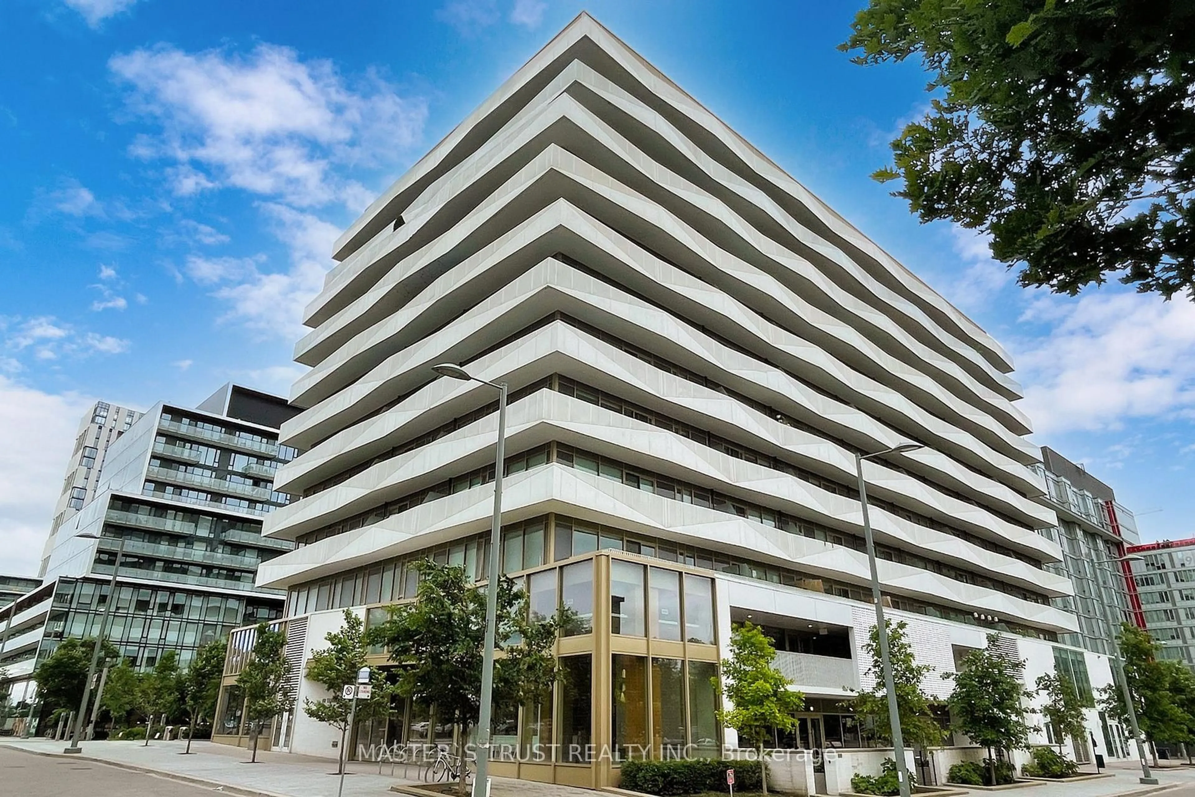 Indoor foyer for 60 Tannery Rd #710, Toronto Ontario M5A 0S8