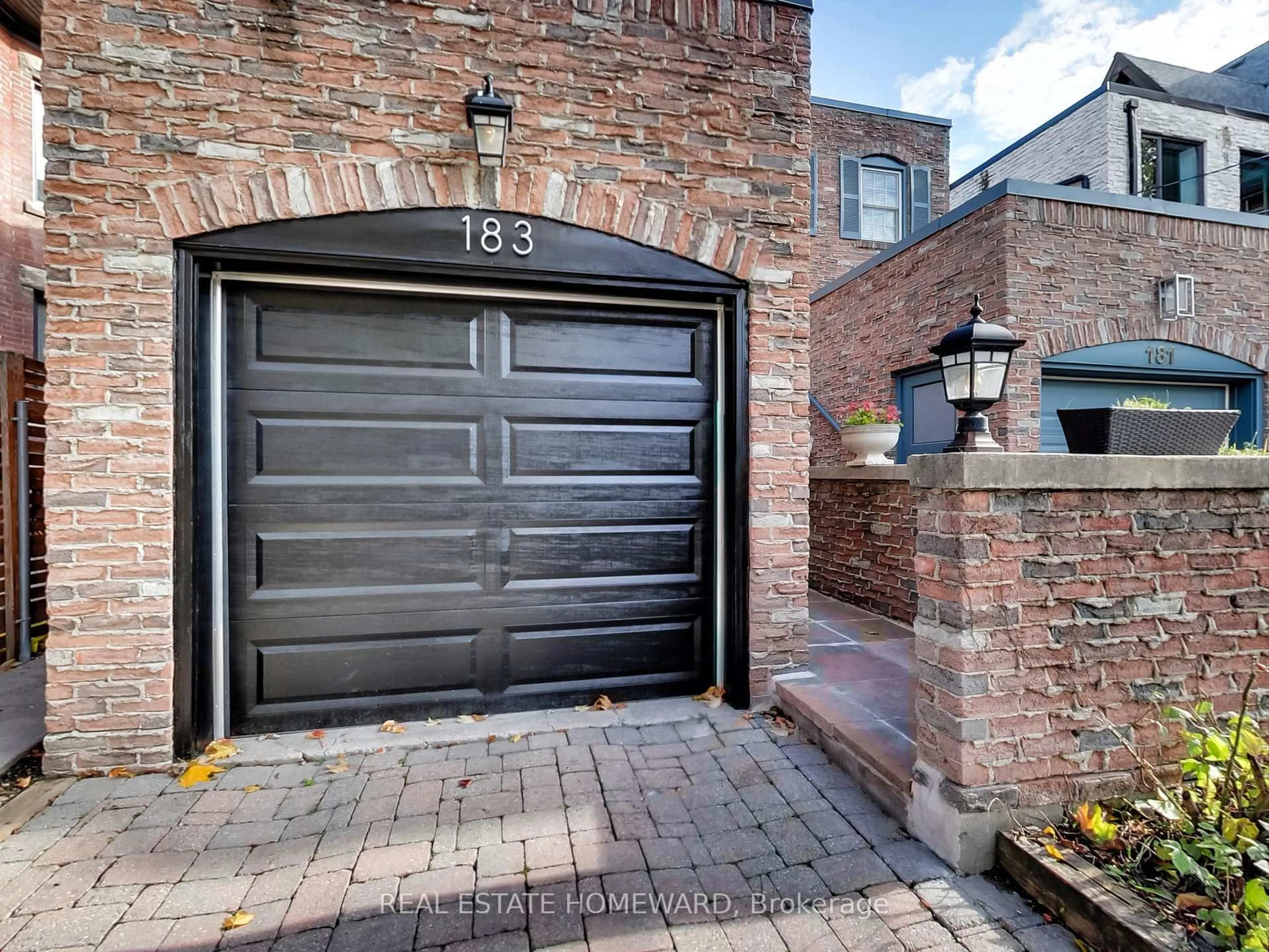 Home with brick exterior material, street for 183 Madison Ave, Toronto Ontario M5R 2S6