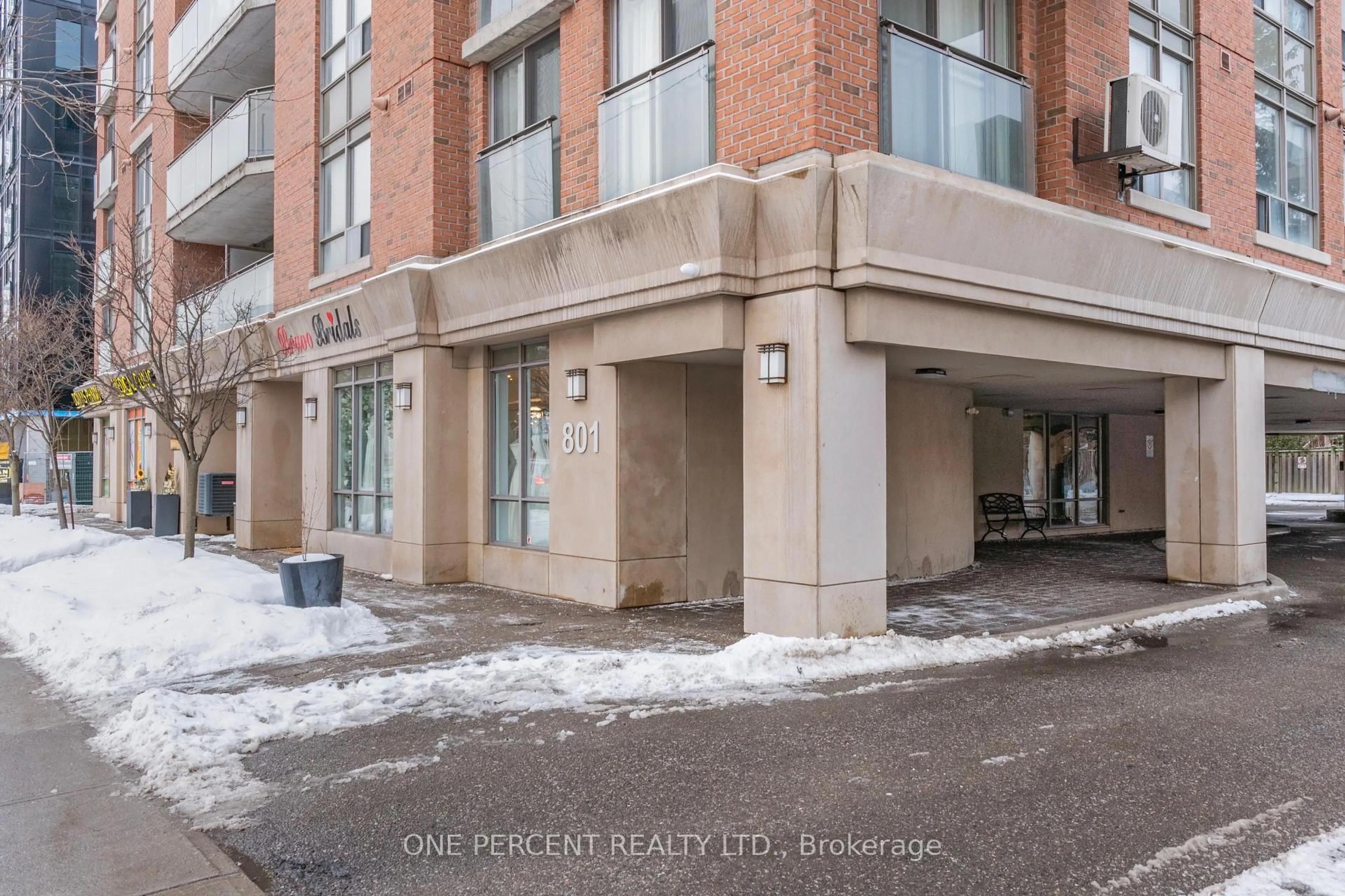 Indoor foyer for 801 Sheppard Ave #511, Toronto Ontario M3H 0A8
