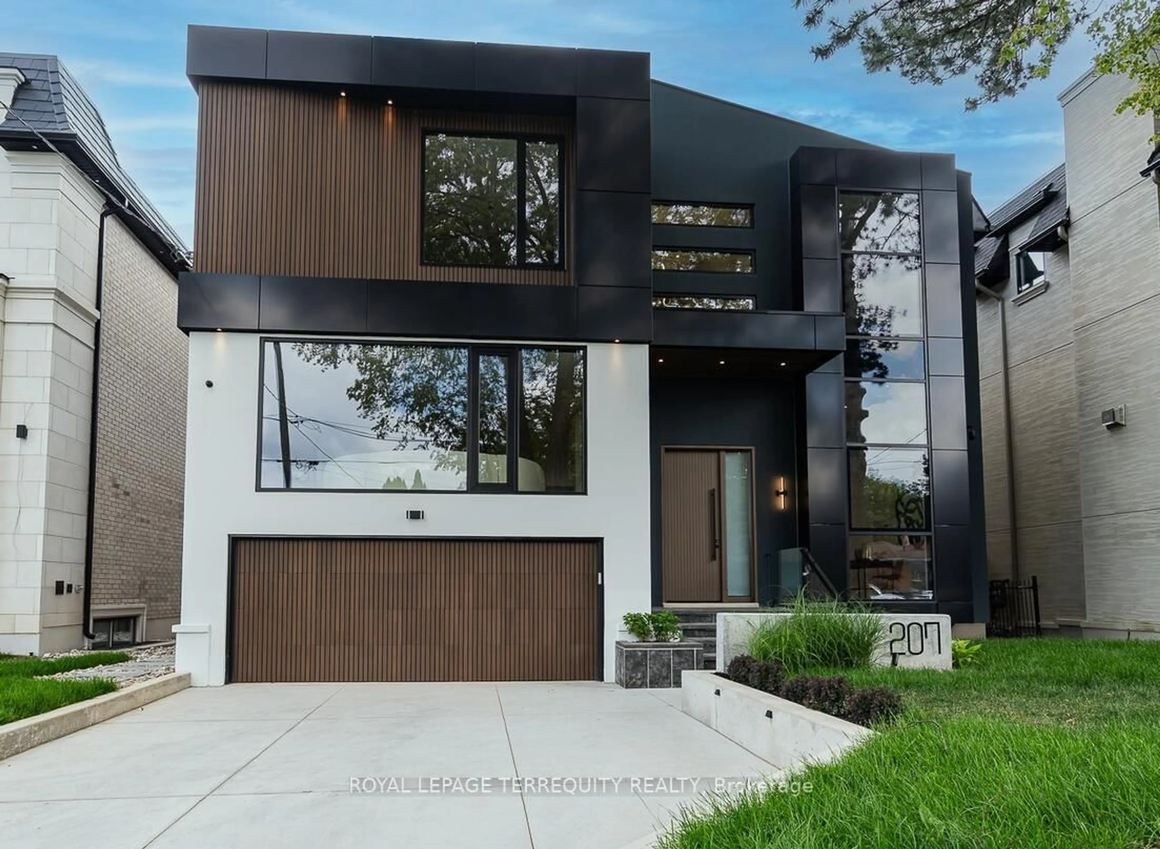 Home with brick exterior material, street for 207 Newton Dr, Toronto Ontario M2M 2P2