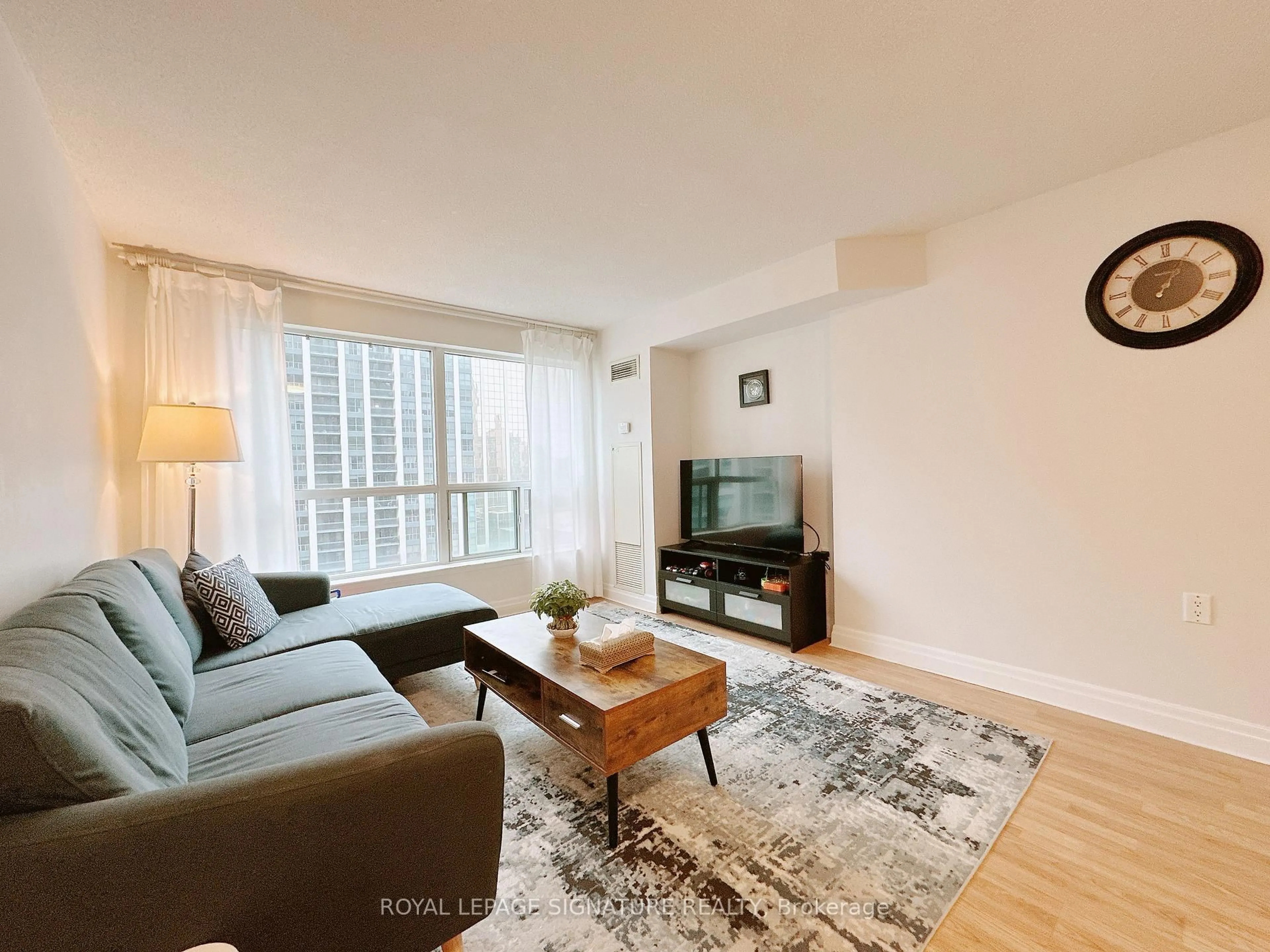 Living room with furniture, unknown for 21 Hillcrest Ave #905, Toronto Ontario M2N 7K2