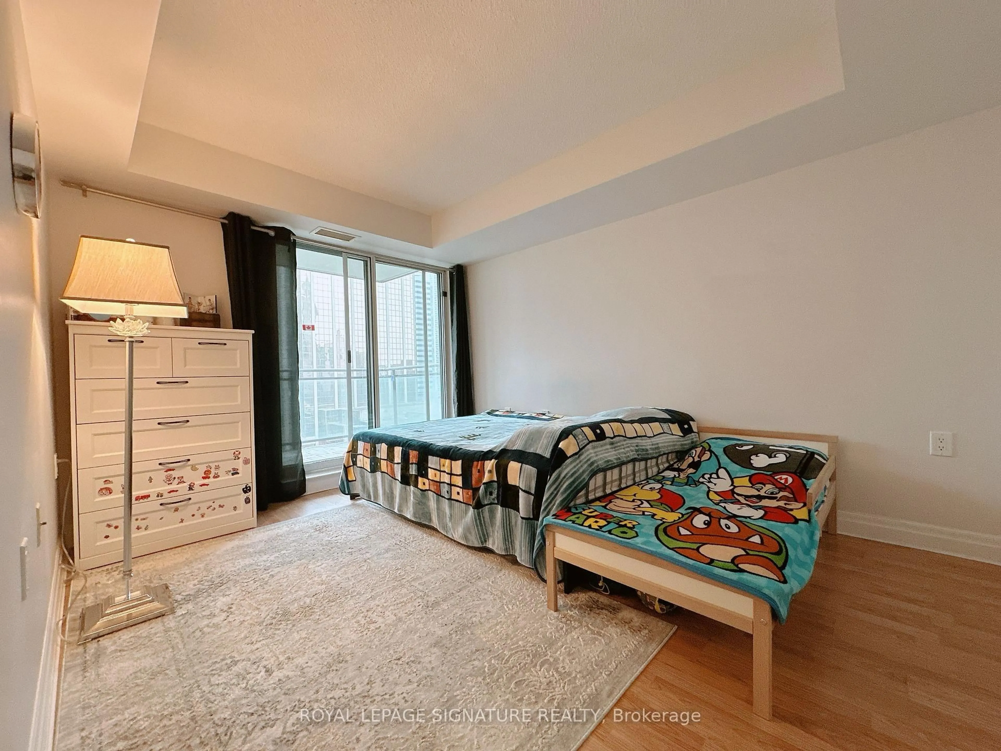 Bedroom with bed, unknown for 21 Hillcrest Ave #905, Toronto Ontario M2N 7K2