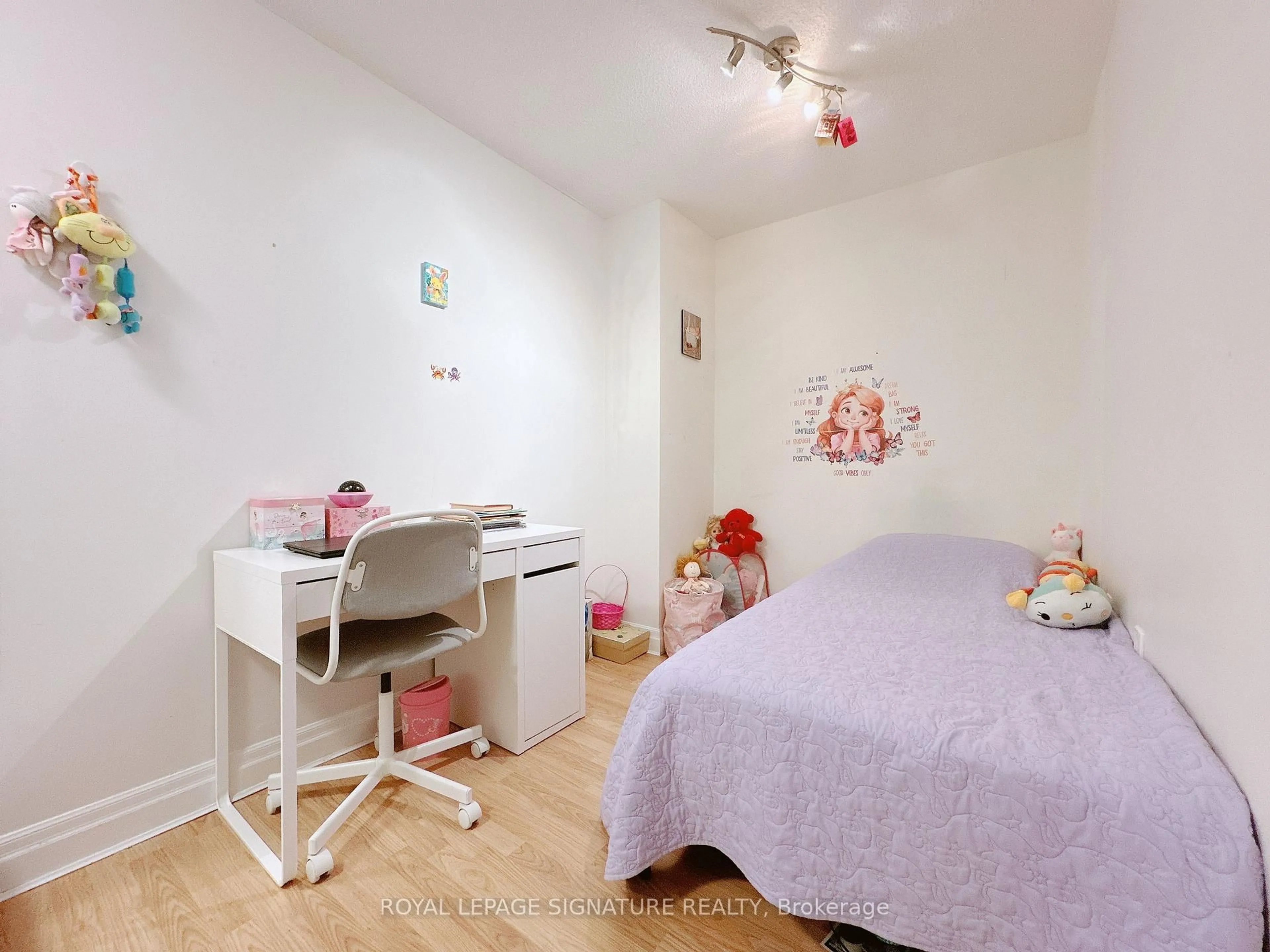 A pic of a room for 21 Hillcrest Ave #905, Toronto Ontario M2N 7K2