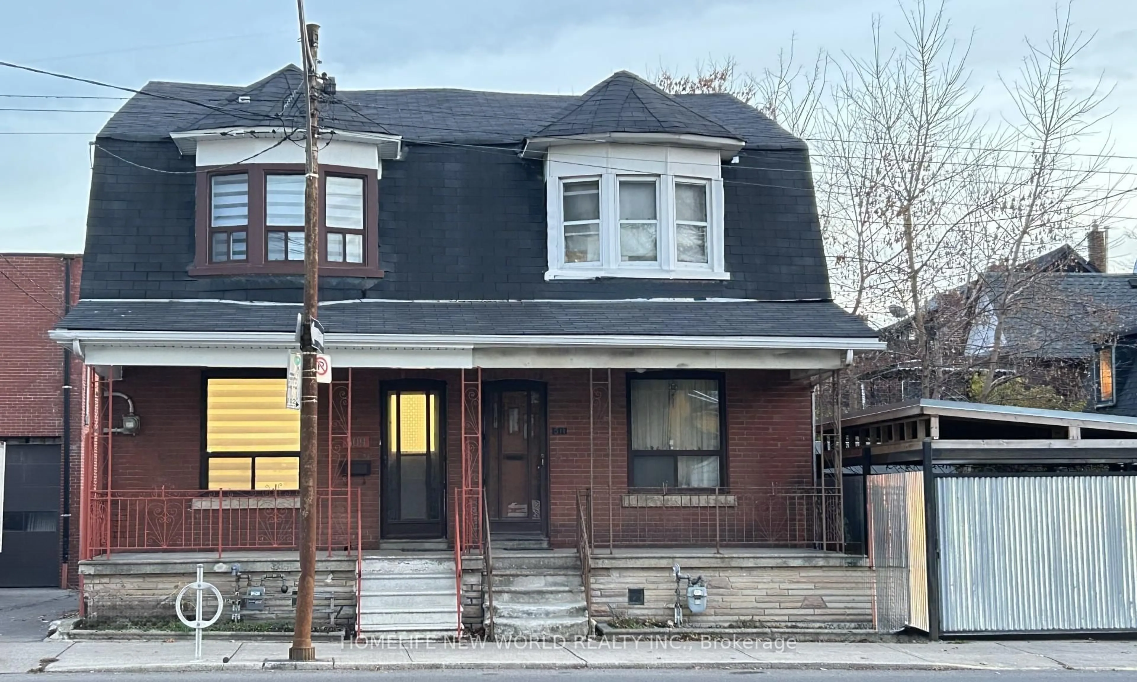 Home with brick exterior material, street for 509 Dupont St, Toronto Ontario M6G 1Y6