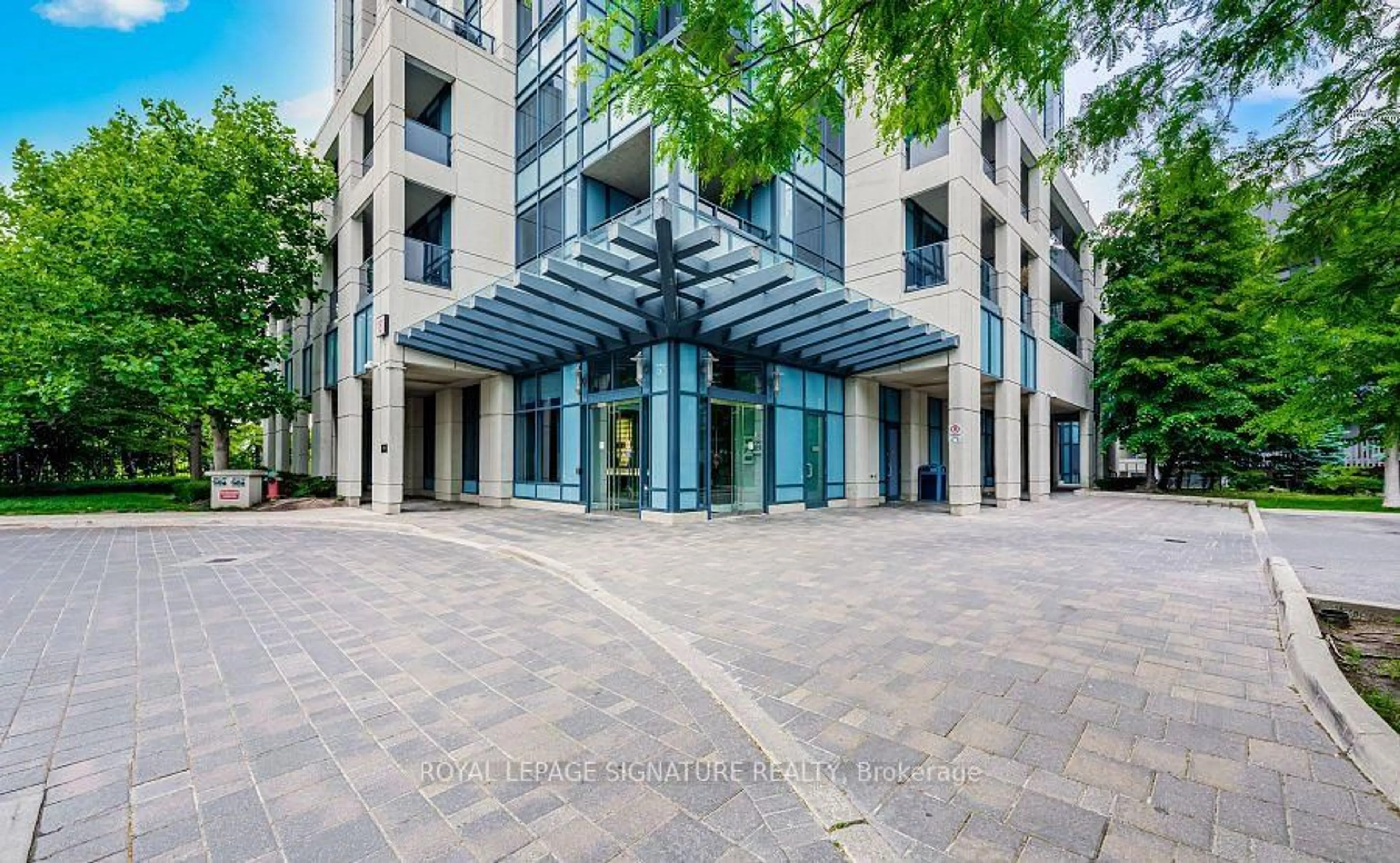 Indoor foyer for 181 Wynford Dr #403, Toronto Ontario M3C 0C6