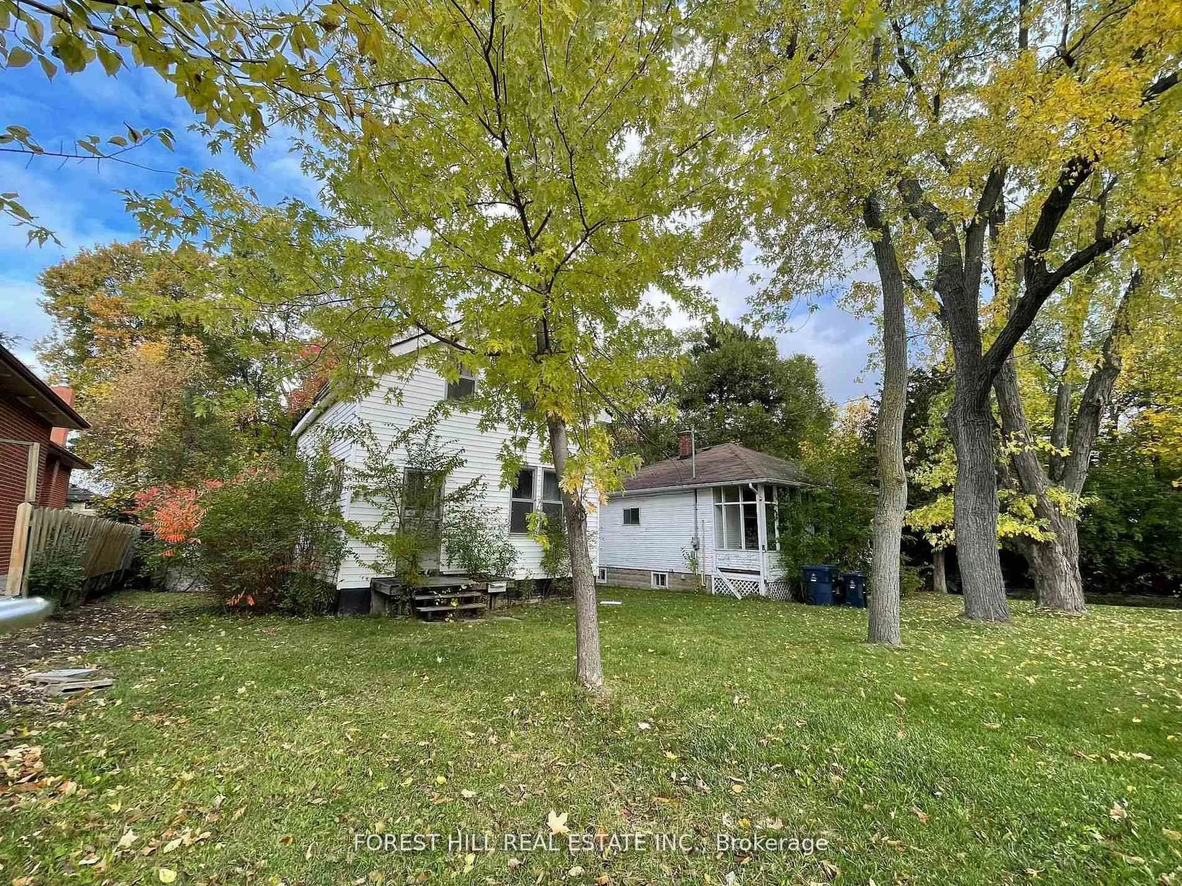 A pic from outside/outdoor area/front of a property/back of a property/a pic from drone, forest/trees view for 192+194 Pemberton Ave, Toronto Ontario M2M 1Y8