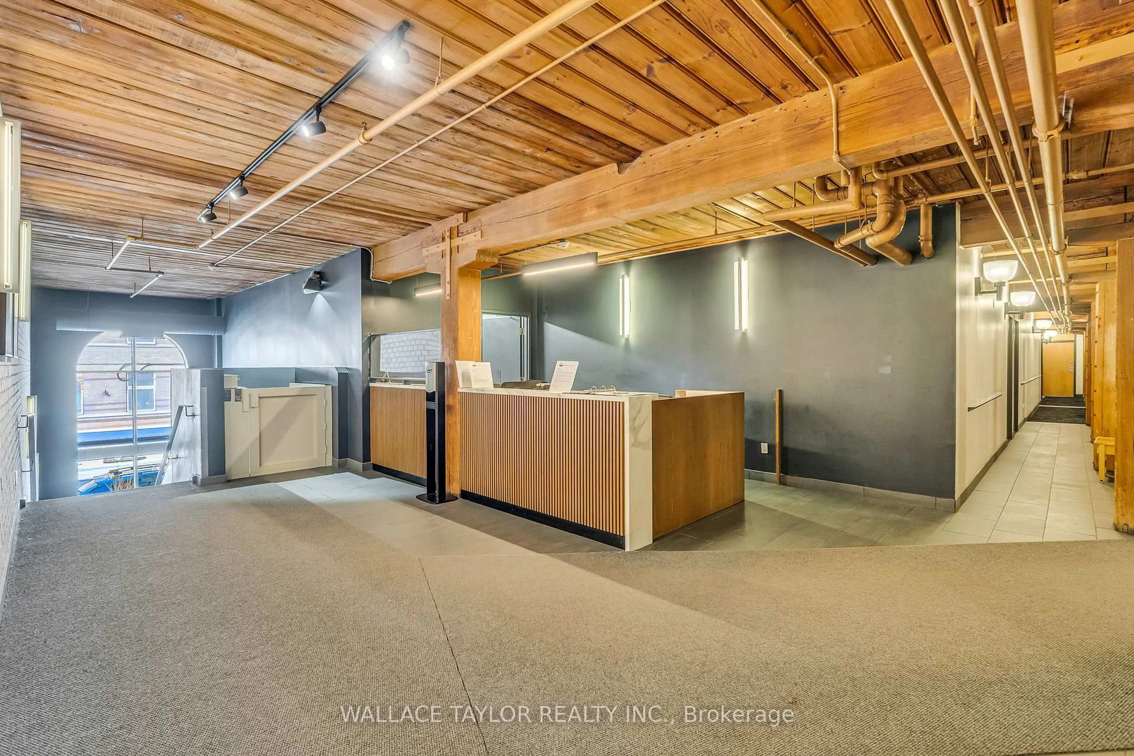 Indoor foyer for 993 Queen St #208, Toronto Ontario M6J 1H2