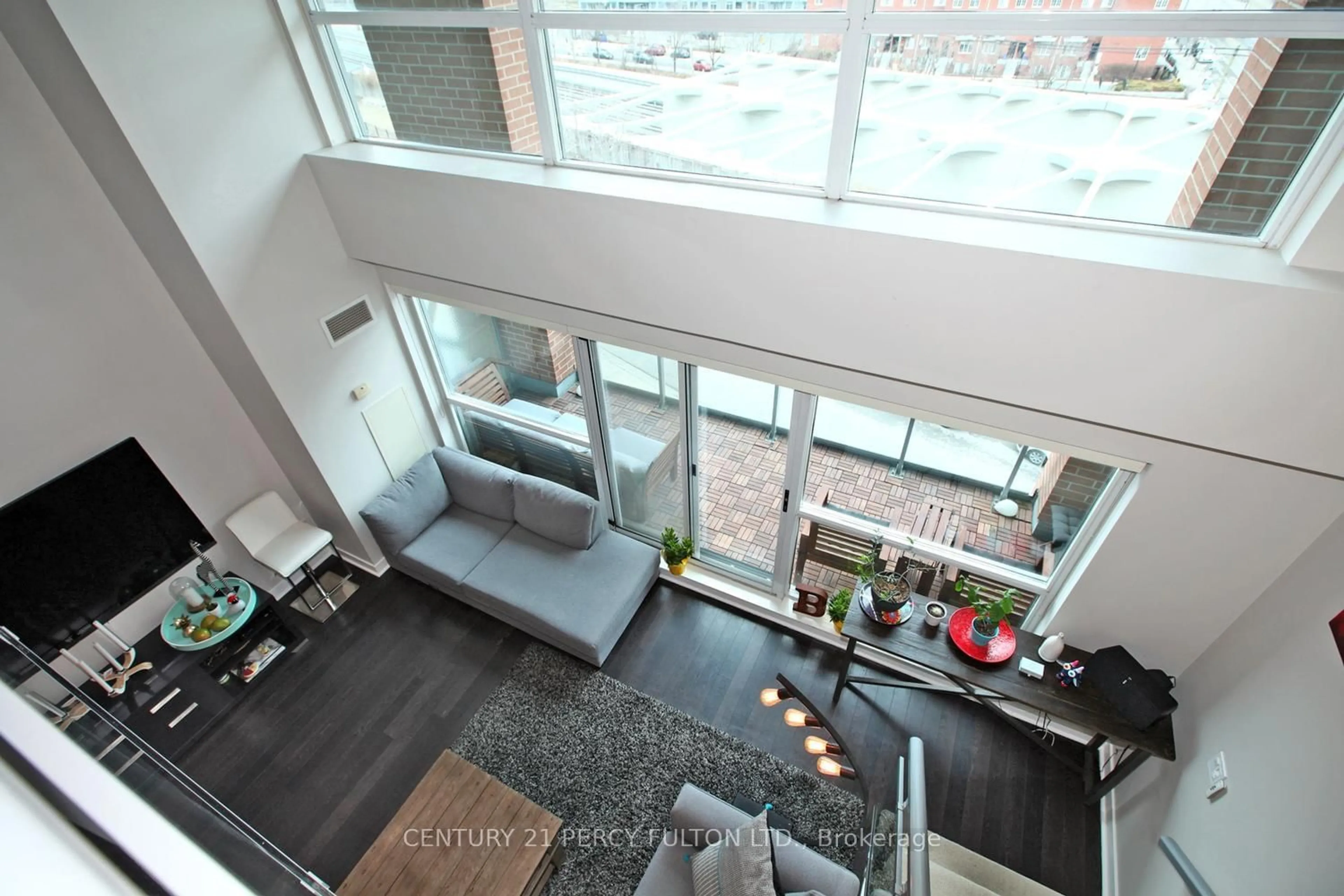Indoor foyer for 80 Western Battery Rd #406, Toronto Ontario M6K 3S1