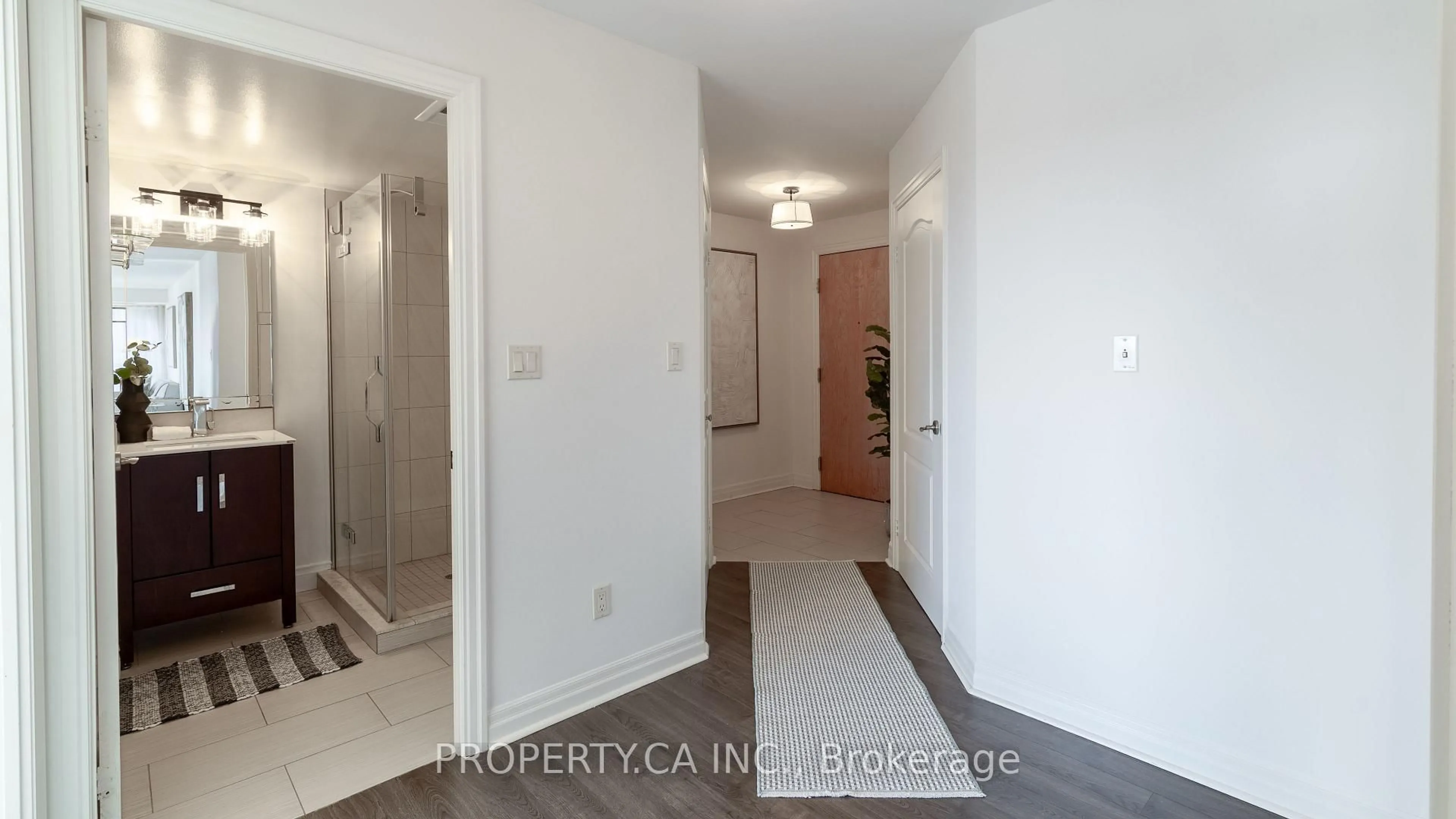 Indoor entryway for 188 Doris Ave #1115, Toronto Ontario M2N 6Z5