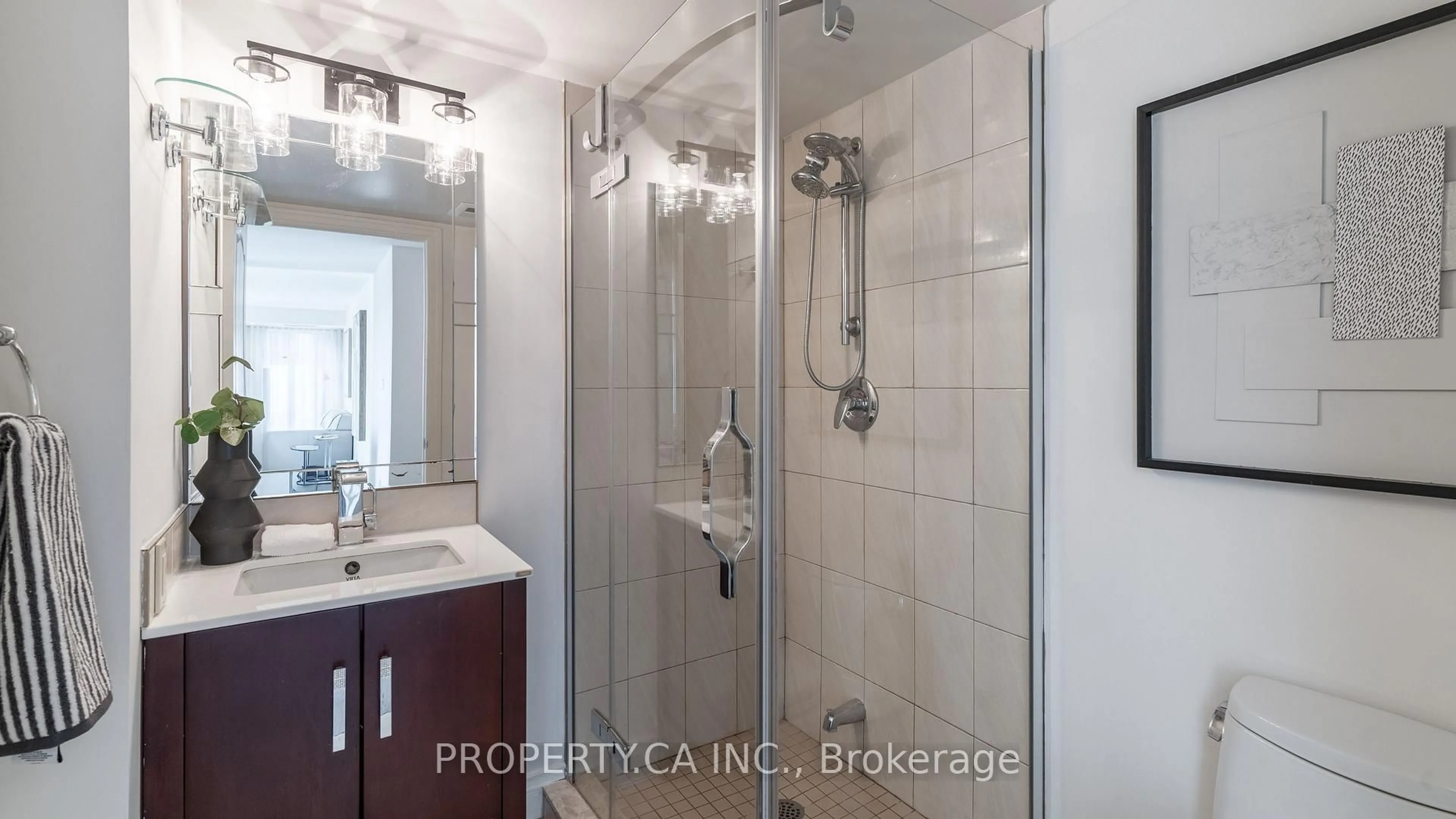 Standard bathroom, ceramic/tile floor for 188 Doris Ave #1115, Toronto Ontario M2N 6Z5