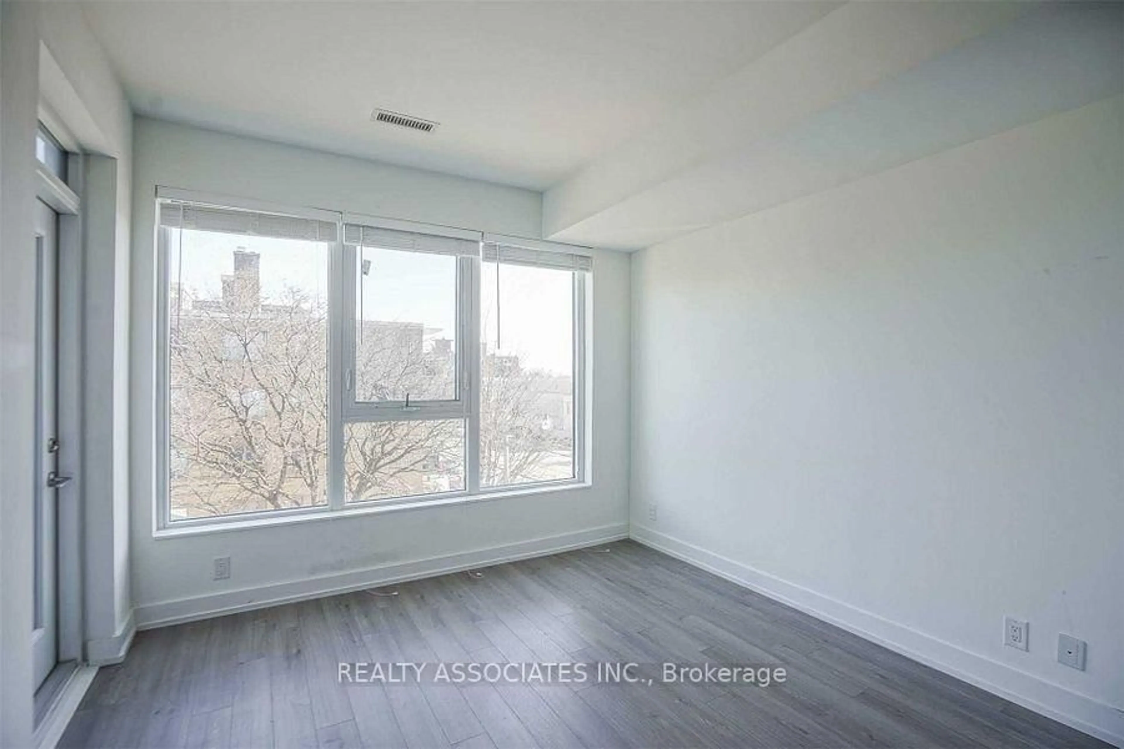 A pic of a room for 6 Parkwood Ave #307, Toronto Ontario M4V 1V1