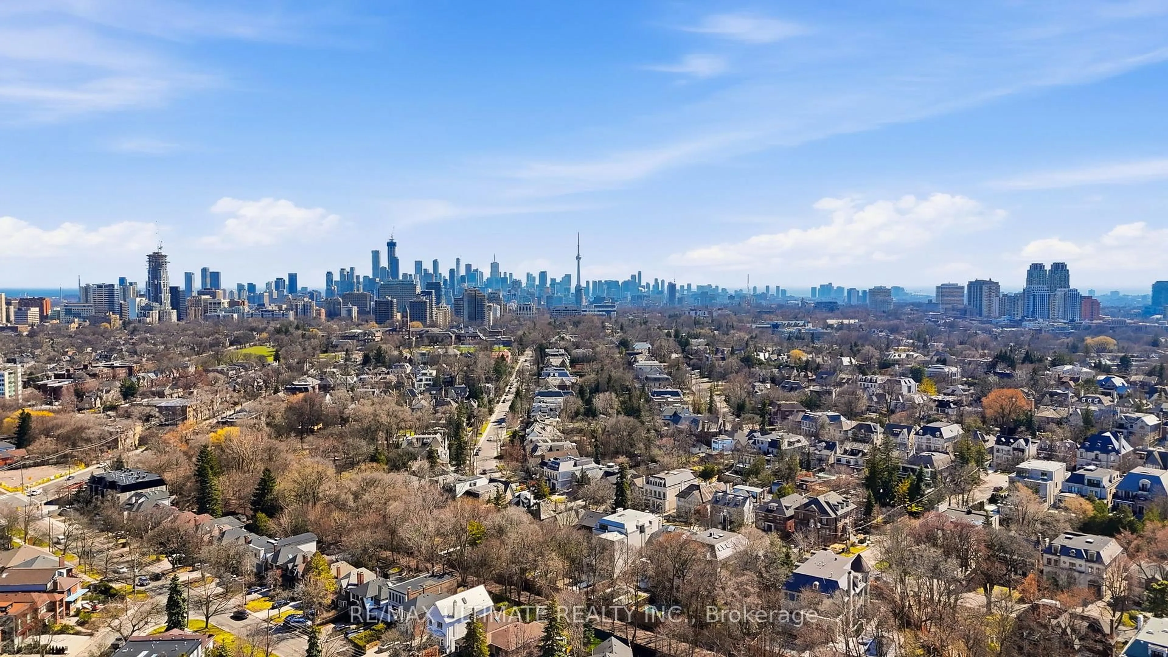 A pic from outside/outdoor area/front of a property/back of a property/a pic from drone, city buildings view from balcony for 222 Chaplin Cres, Toronto Ontario M5P 1B4