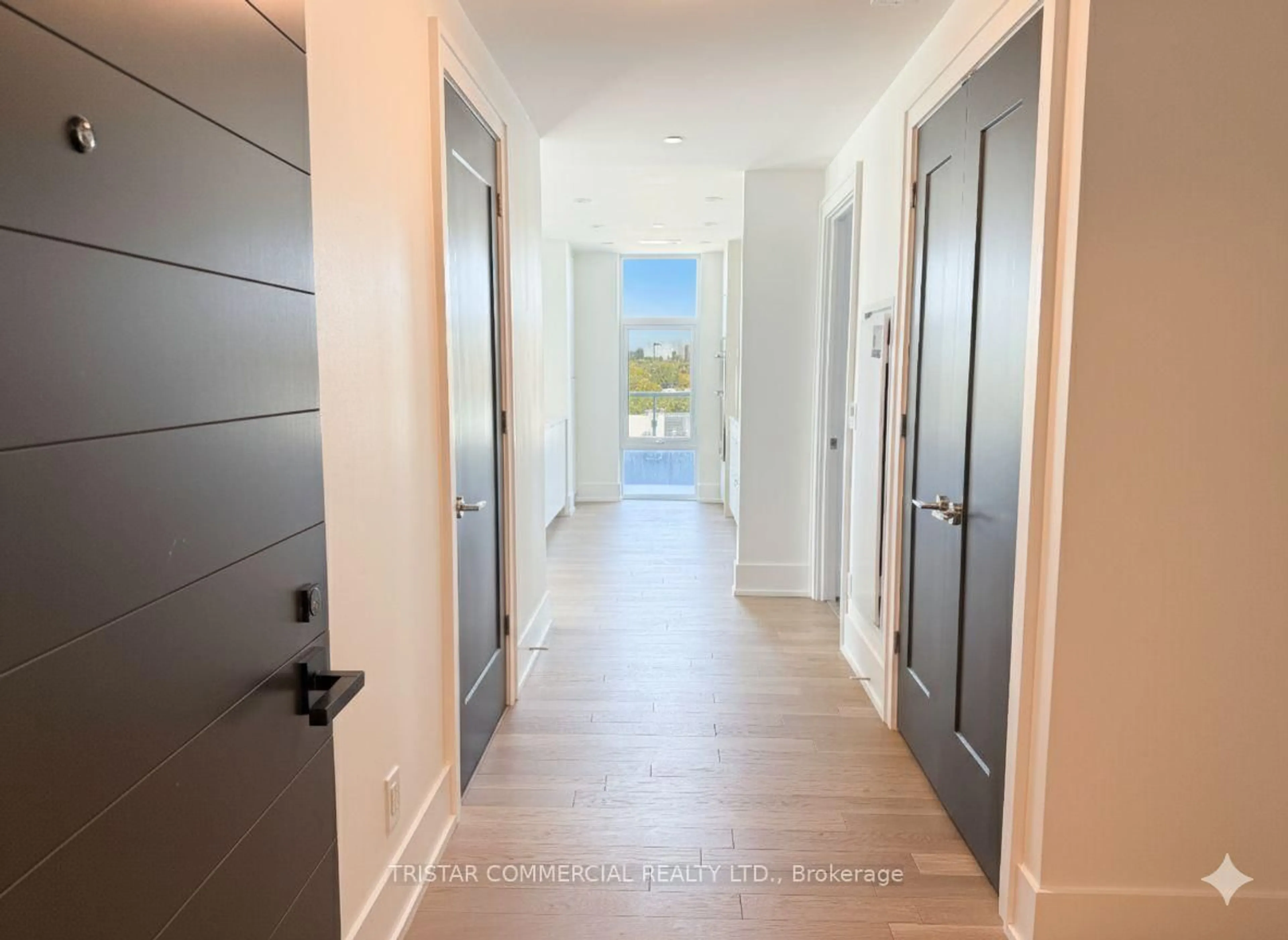 Indoor entryway for 25 Adra Grado Way #919, Toronto Ontario M2J 0H6