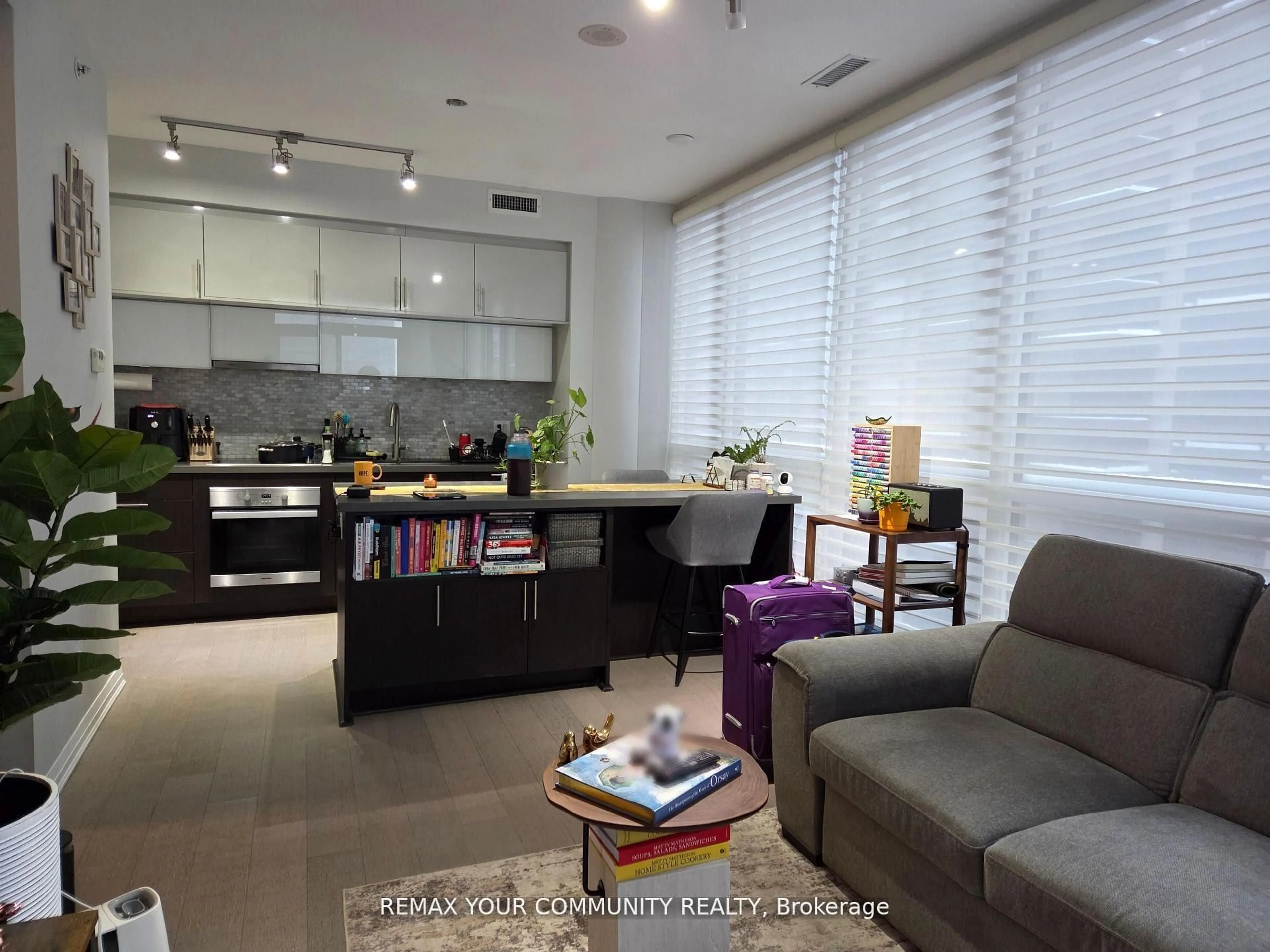 Open concept kitchen, unknown for 8 Mercer St #1208, Toronto Ontario M5V 0C4