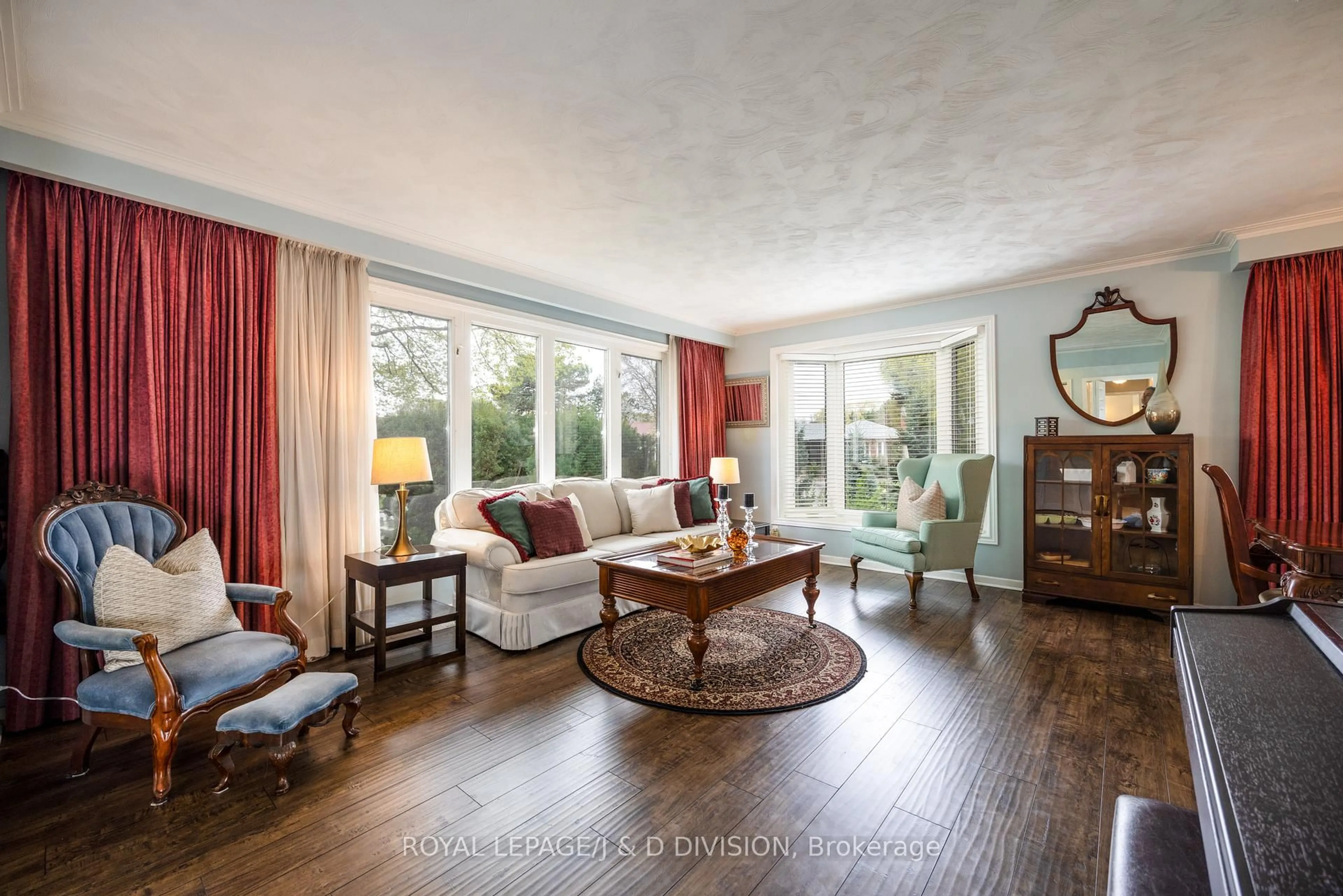 Living room with furniture, unknown for 48 Greengrove Cres, Toronto Ontario M3A 1H9