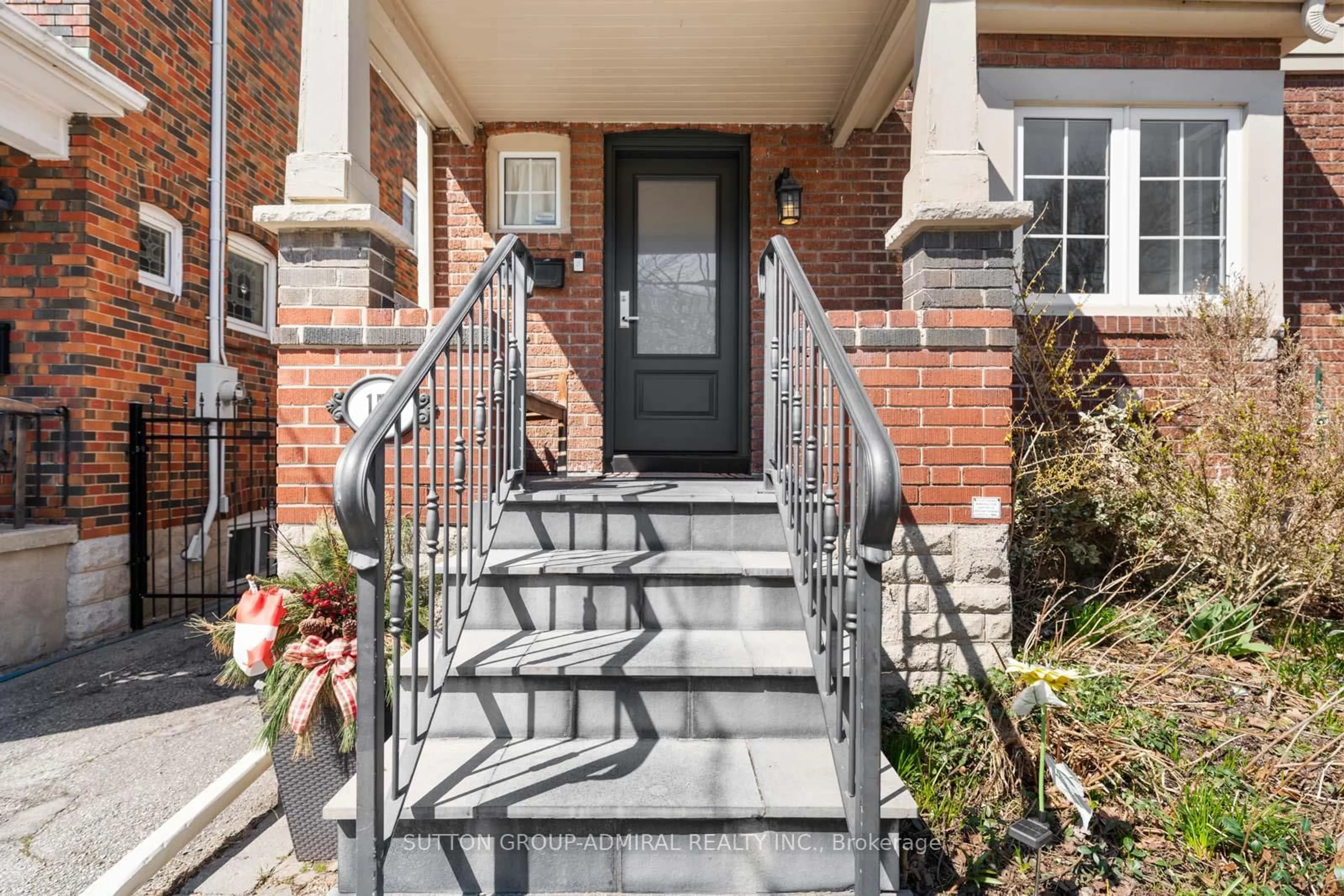 Unknown for 172 Melrose Ave, Toronto Ontario M5M 1Z1