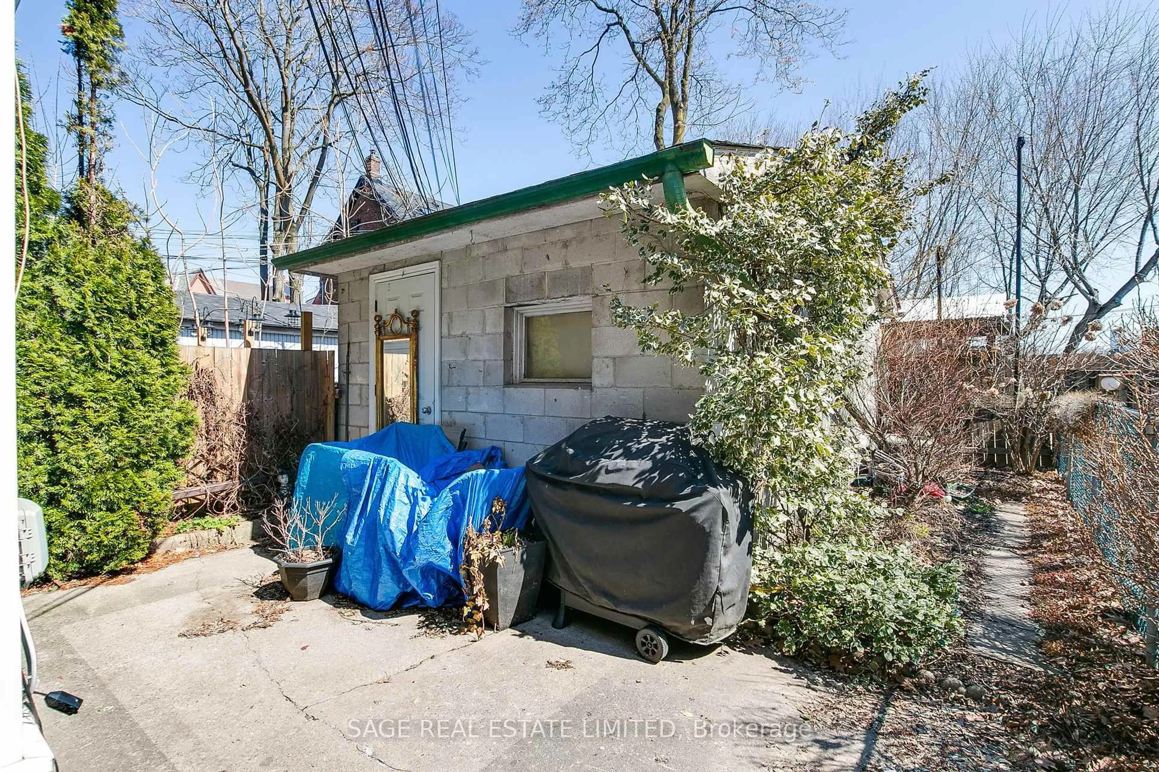 Shed for 65 Lakeview Ave, Toronto Ontario M6J 3B4