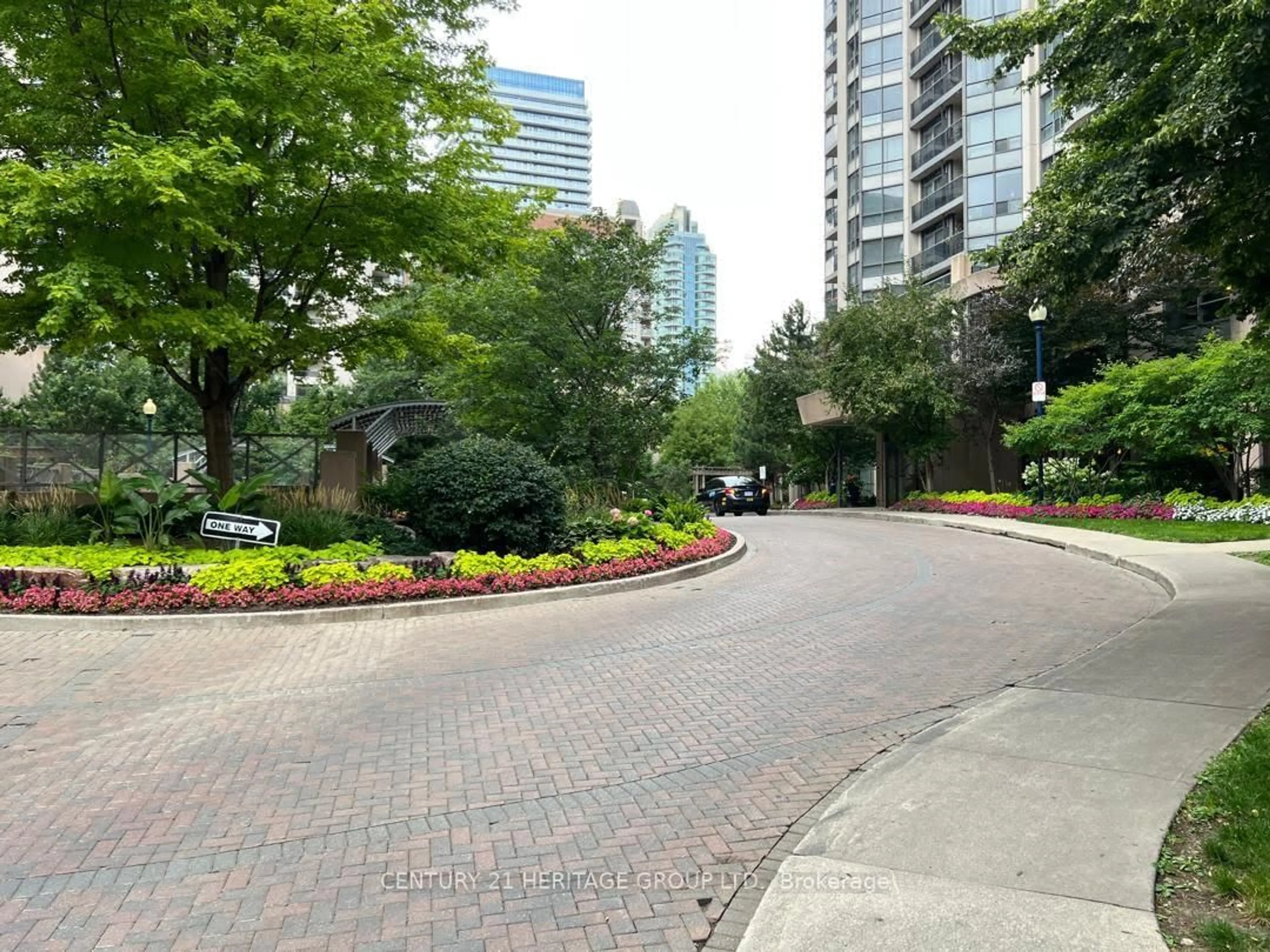 Patio, street for 10 Northtown Way #2009, Toronto Ontario M2N 7L4