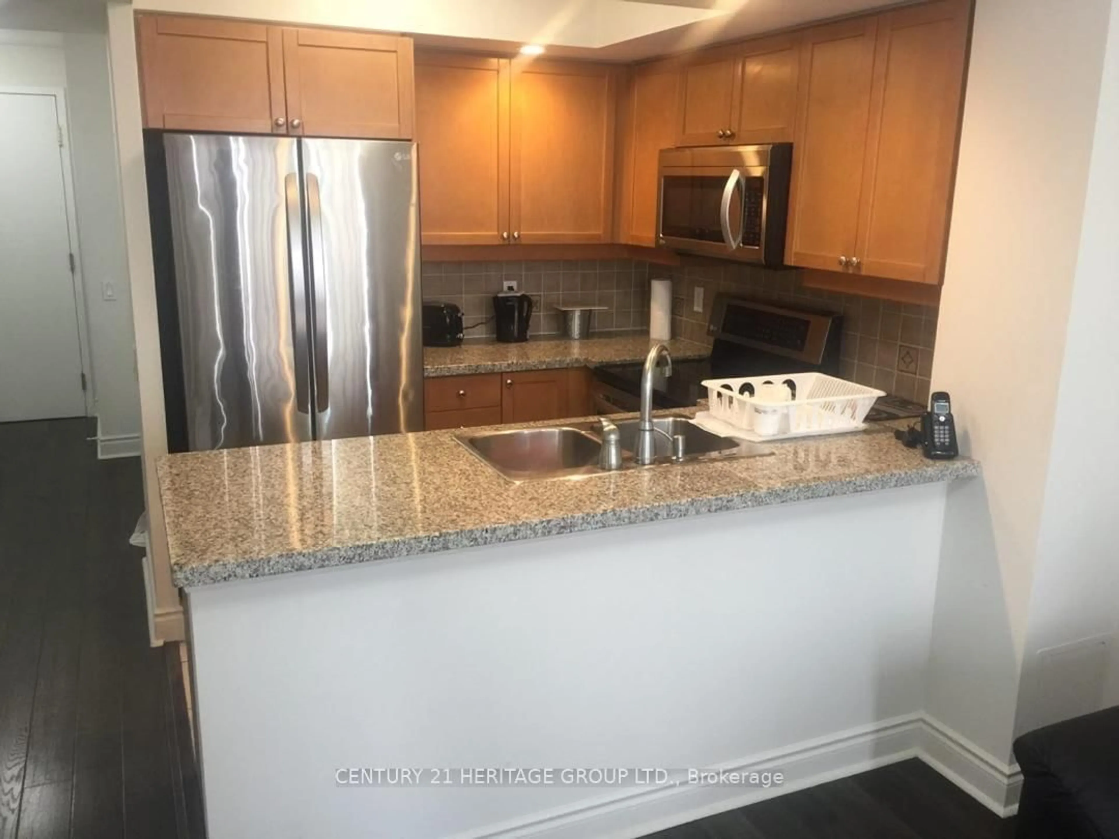 Standard kitchen, ceramic/tile floor for 10 Northtown Way #2009, Toronto Ontario M2N 7L4