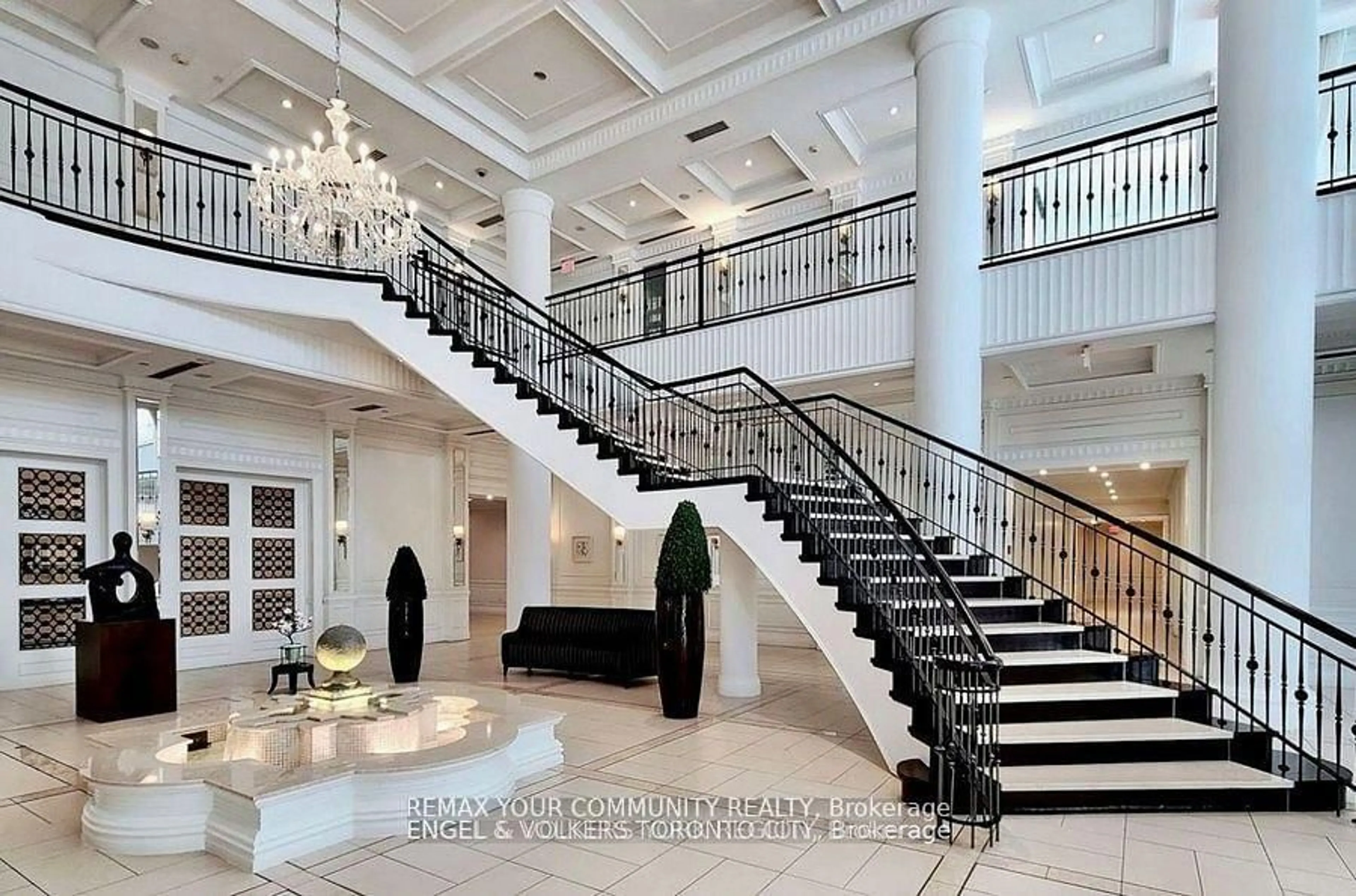 Indoor foyer for 15 Greenview Ave #PH14, Toronto Ontario M2M 4M7