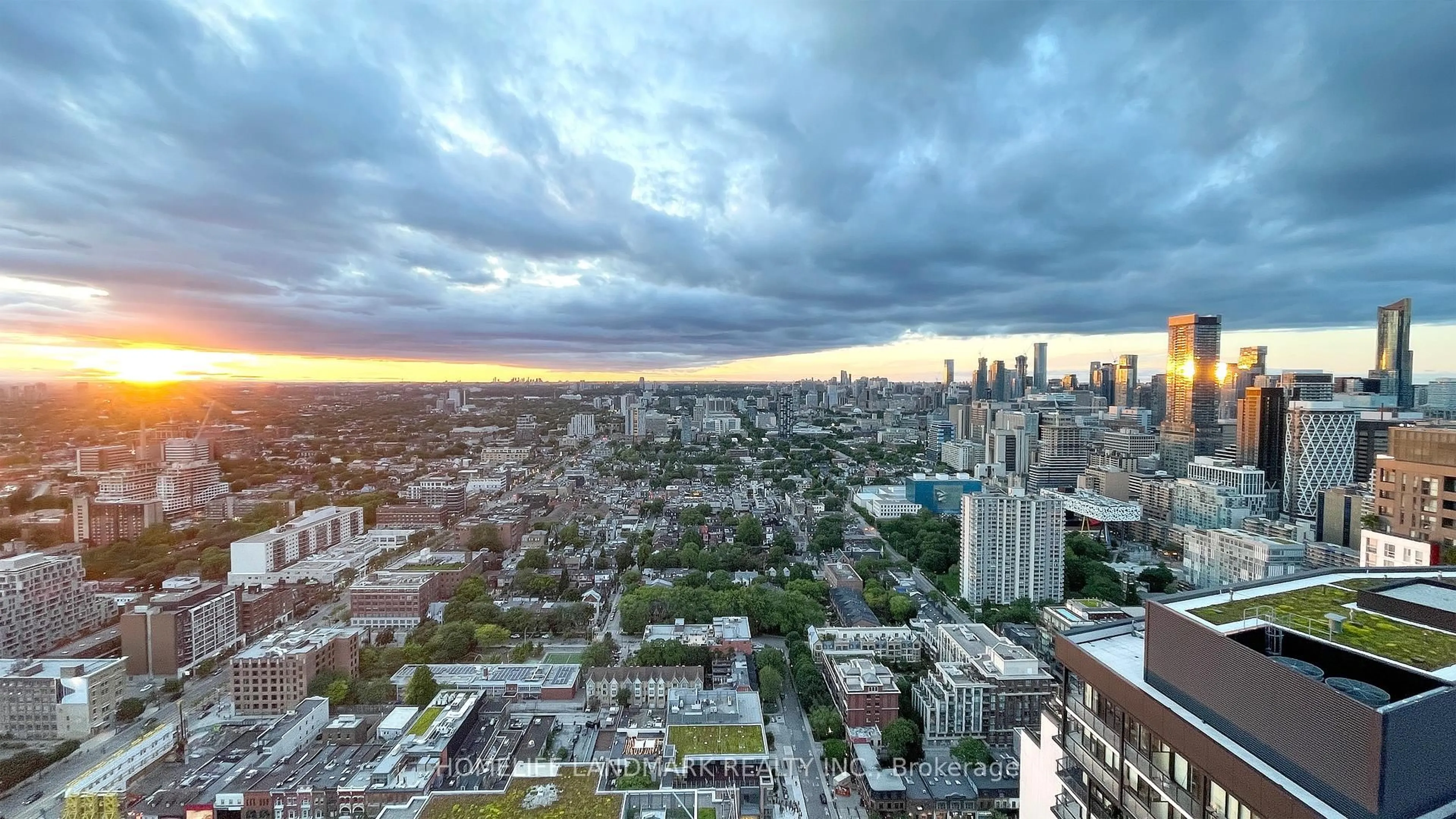 Unknown for 108 Peter St #5002, Toronto Ontario M5V 0W2