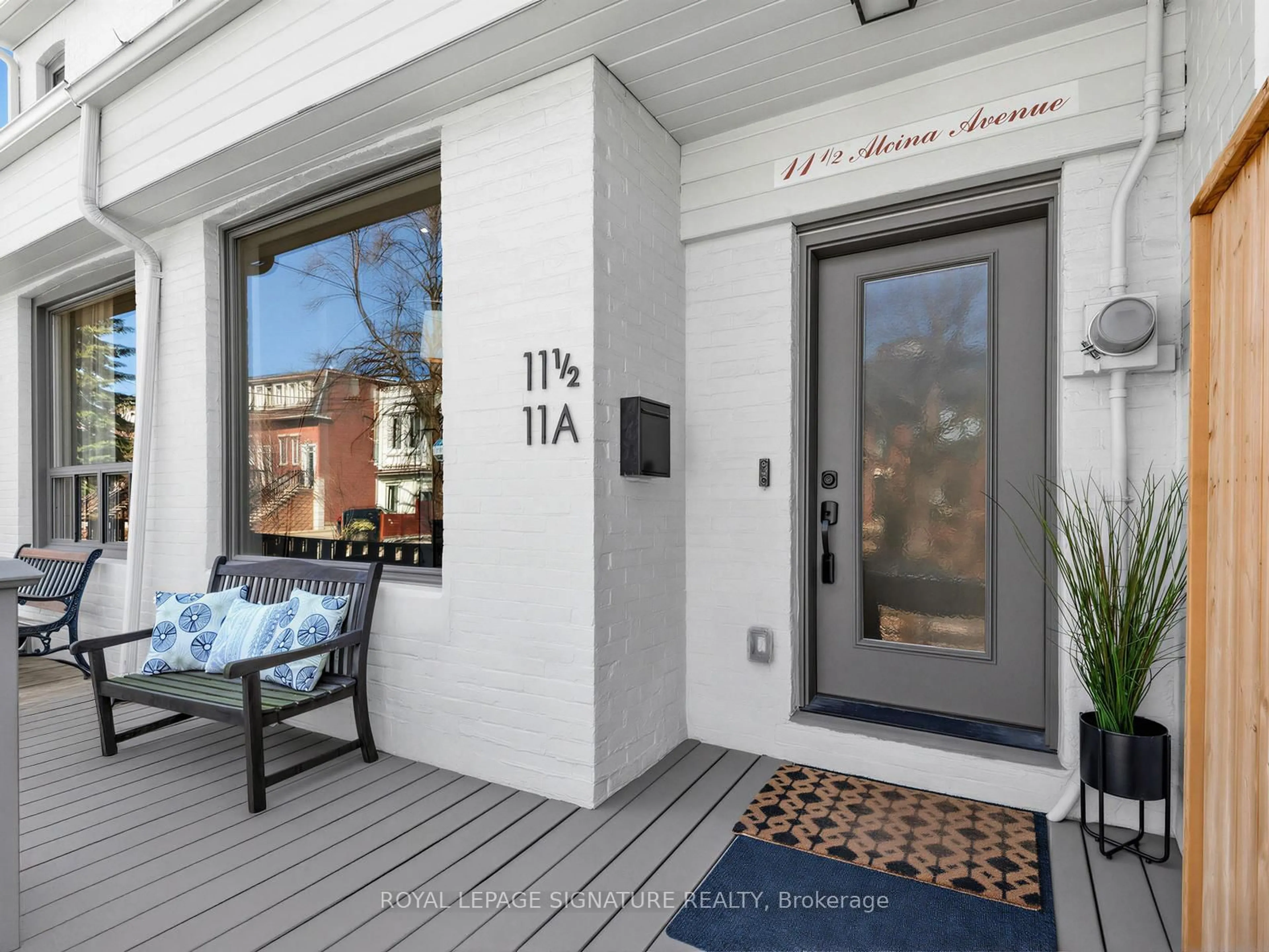 Indoor entryway for 11A Alcina Ave, Toronto Ontario M6G 2E7